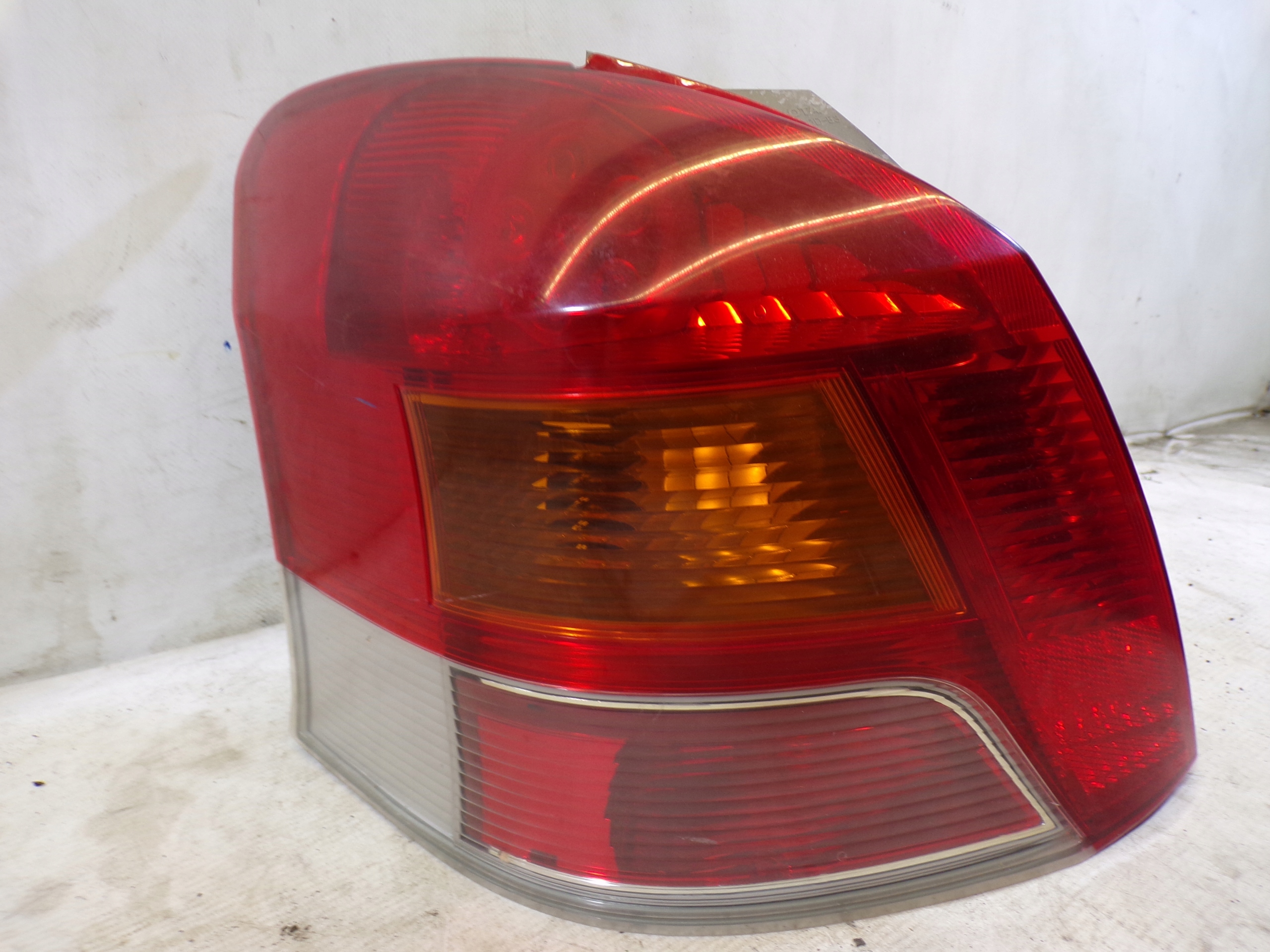 light rear rear part left TOYOTA YARIS 2 II 3D (K)