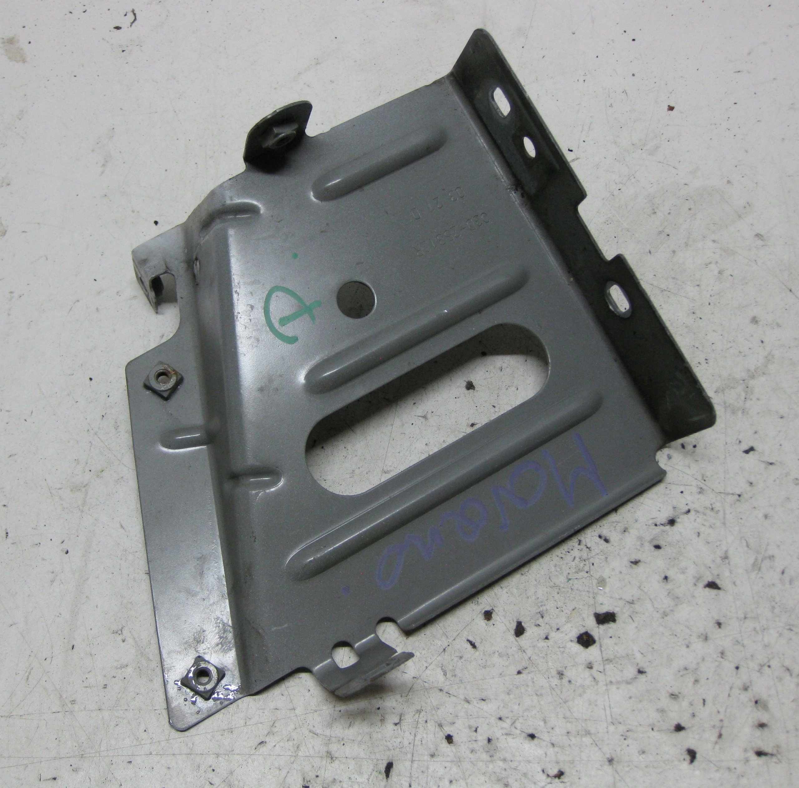 RENAULT MASTER III OPEL MOVANO Support plaque Aile Droite Avant 03D25312R