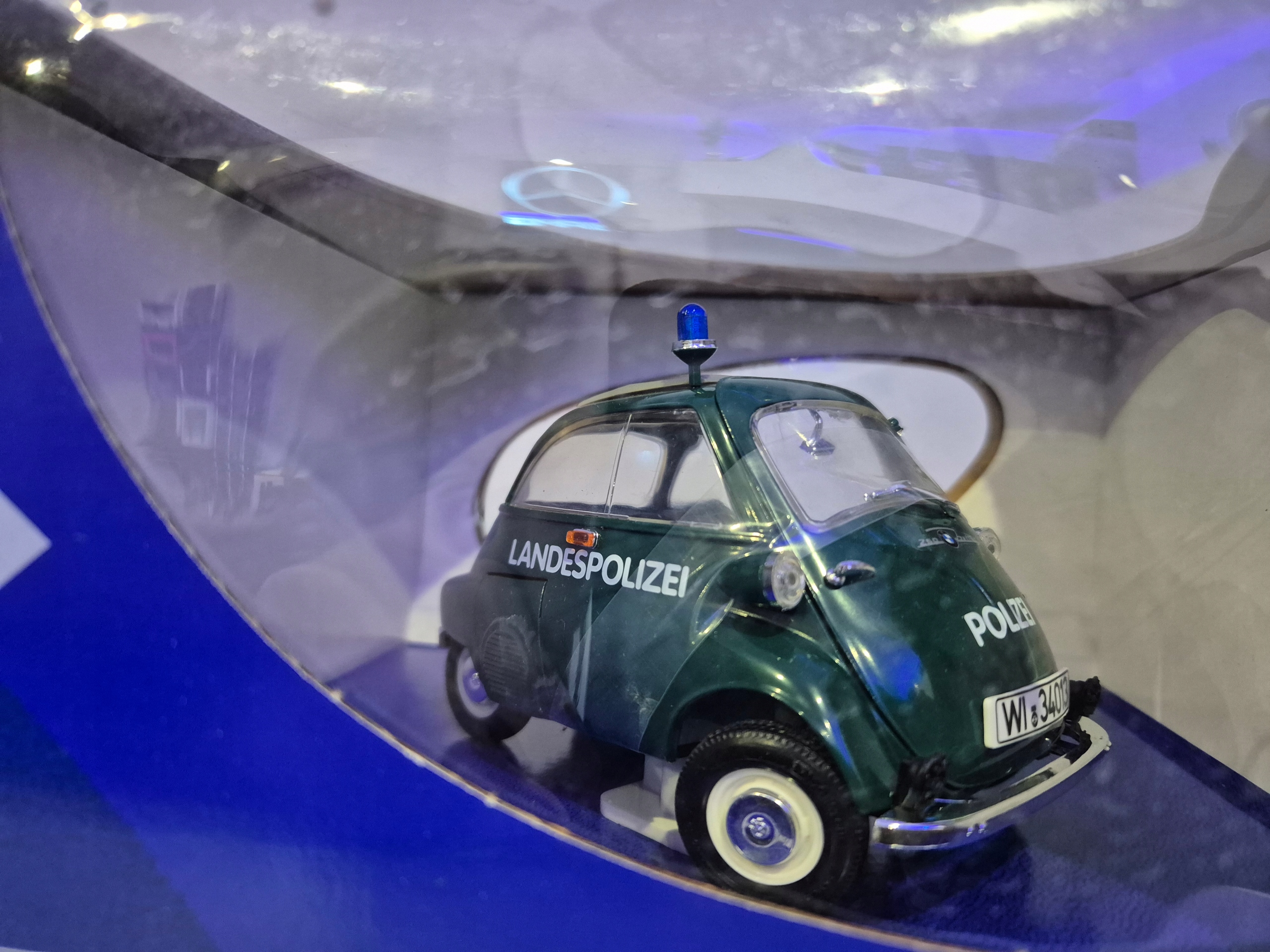 BMW Isetta Landespolizei 1955-62 1/18 Revell