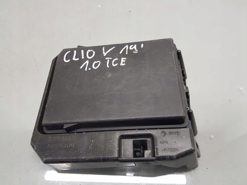 SKRZYNKA BEZPIECZNIKÓW CLIO V 1.0 TCE 284B61704R Typ samochodu Samochody osobowe