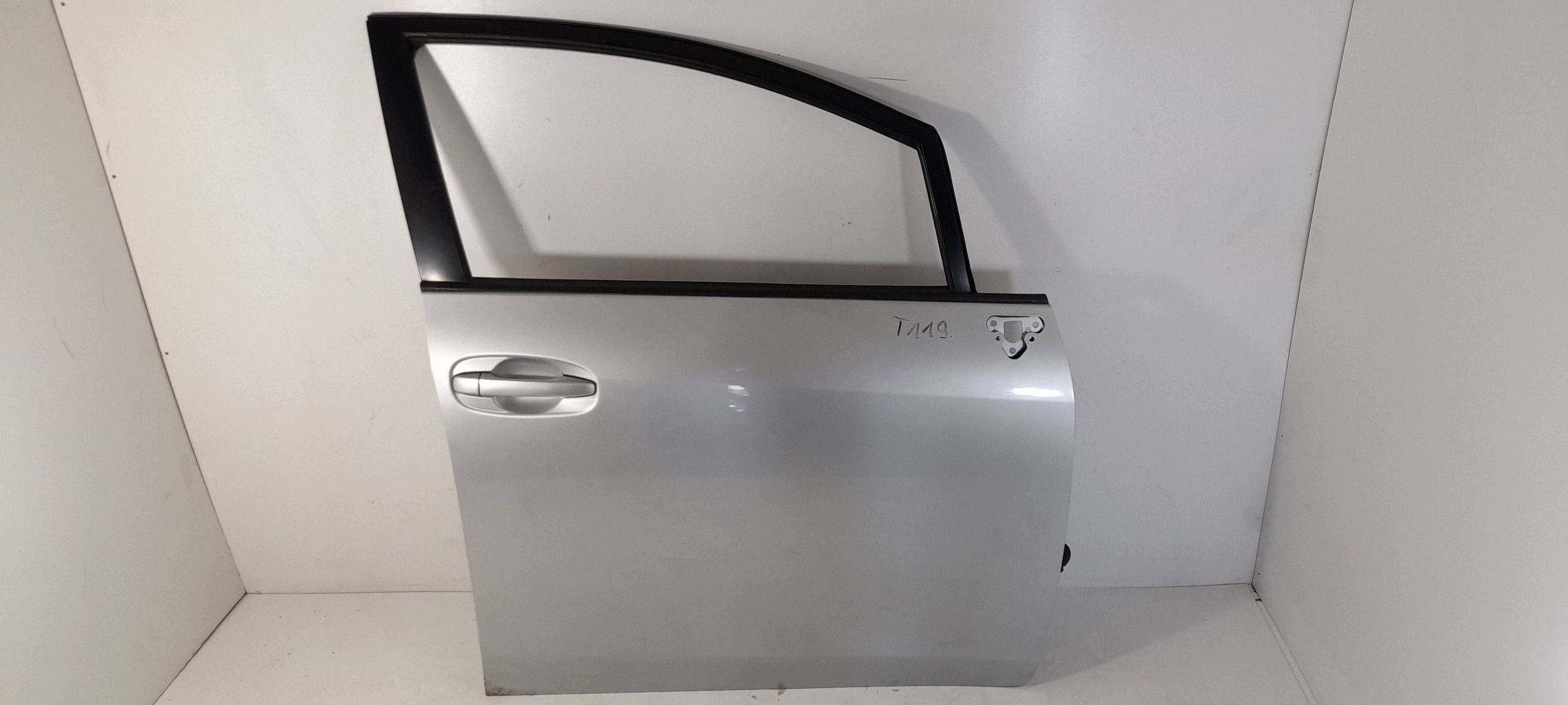 Toyota Verso door front right (T119)