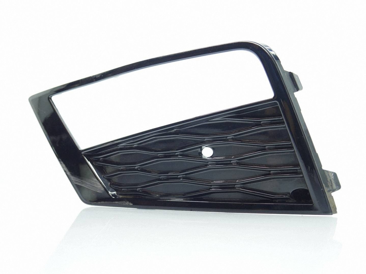 grid lower of a bumper right front VW TIGUAN II 5NA853666A