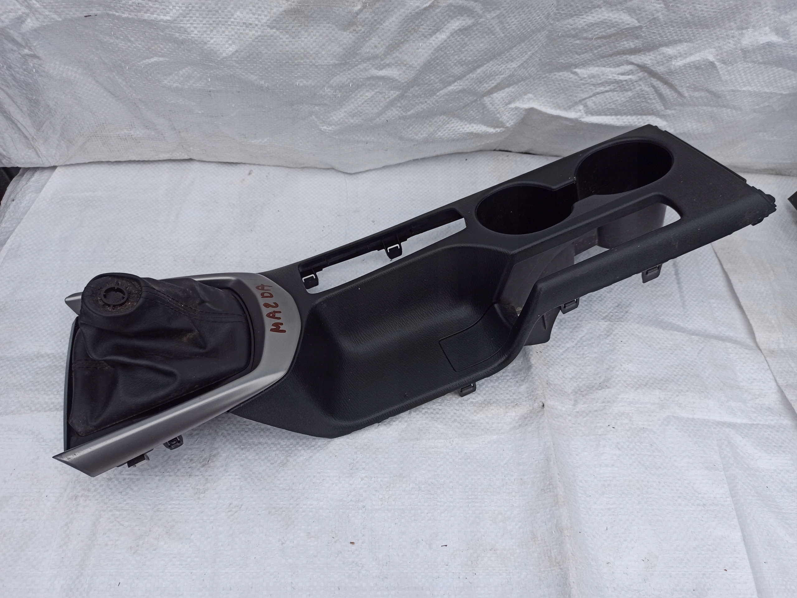 тунель середина mazda oe D09W64431