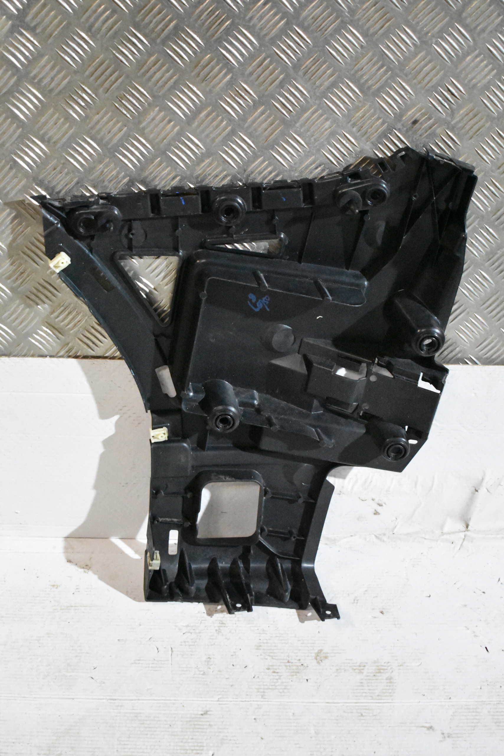 IDEALNY bumper bracket rear right BMW M-P G01 1