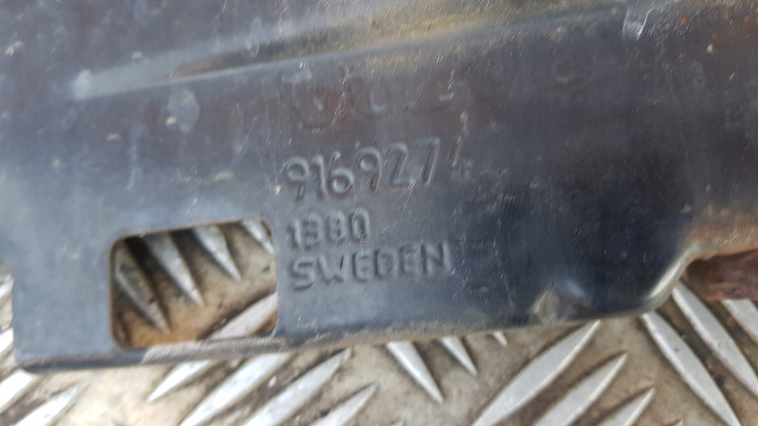 VOLVO V70 S and holder of a bumper front left right