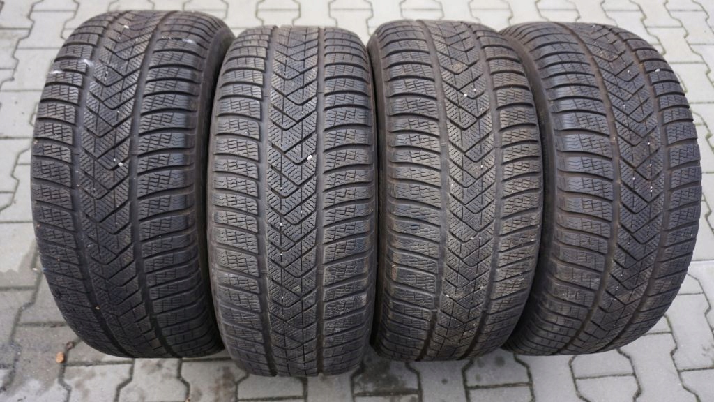 4 winter tyres PIRELLI SOTTOZERO 3 - 245 50 R18