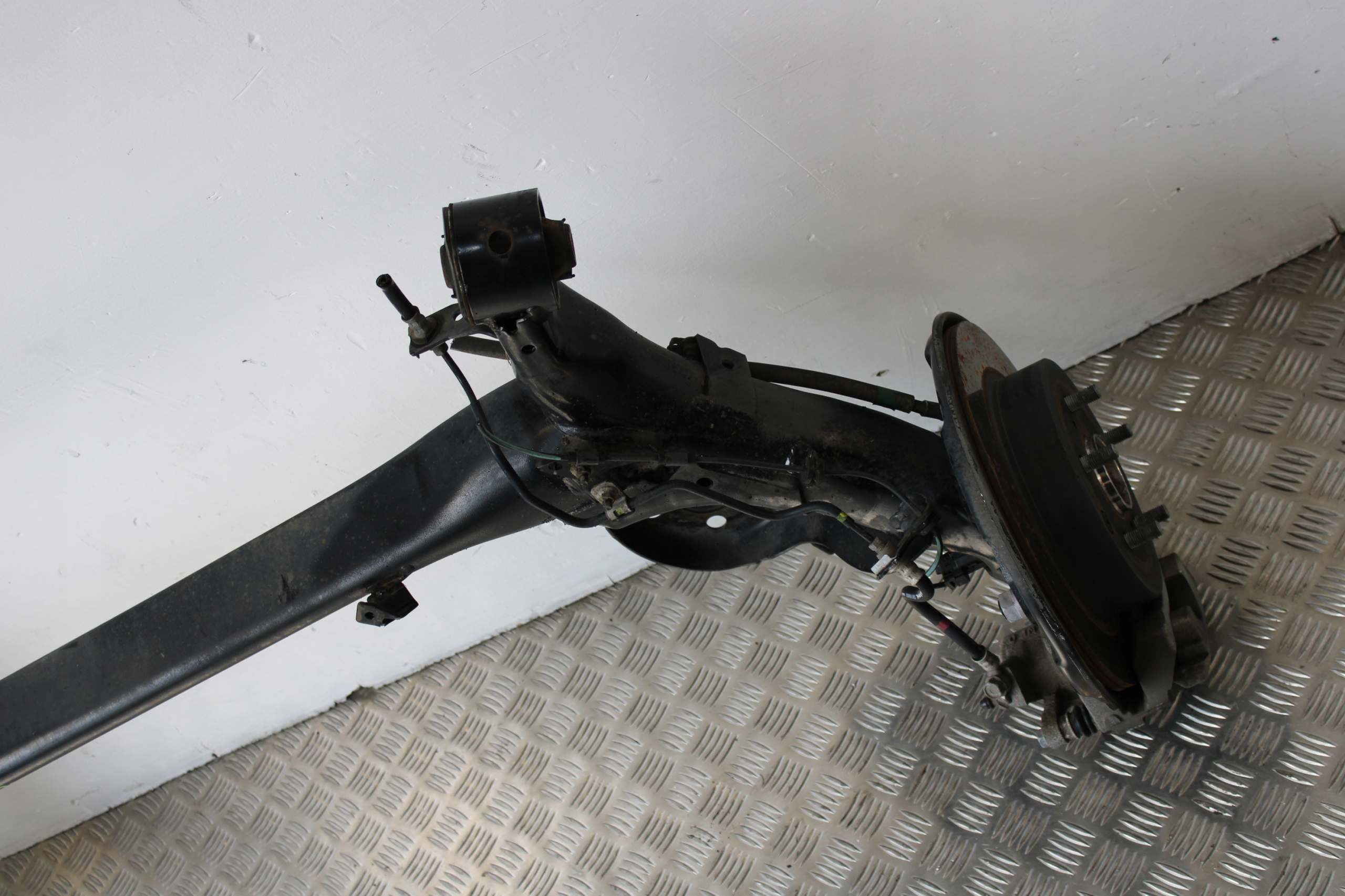 axis OSKA sususpension rear part sider TOYOTA PRIUS + plus LIFT
