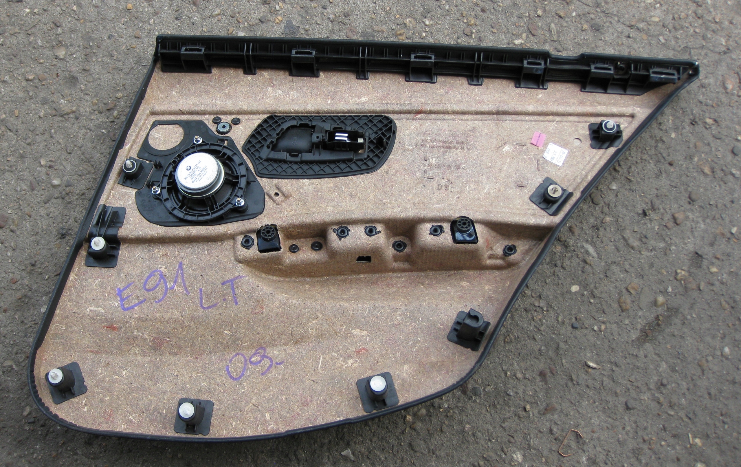 BMW E91 2.0 D 09R side upholstery door left rear part