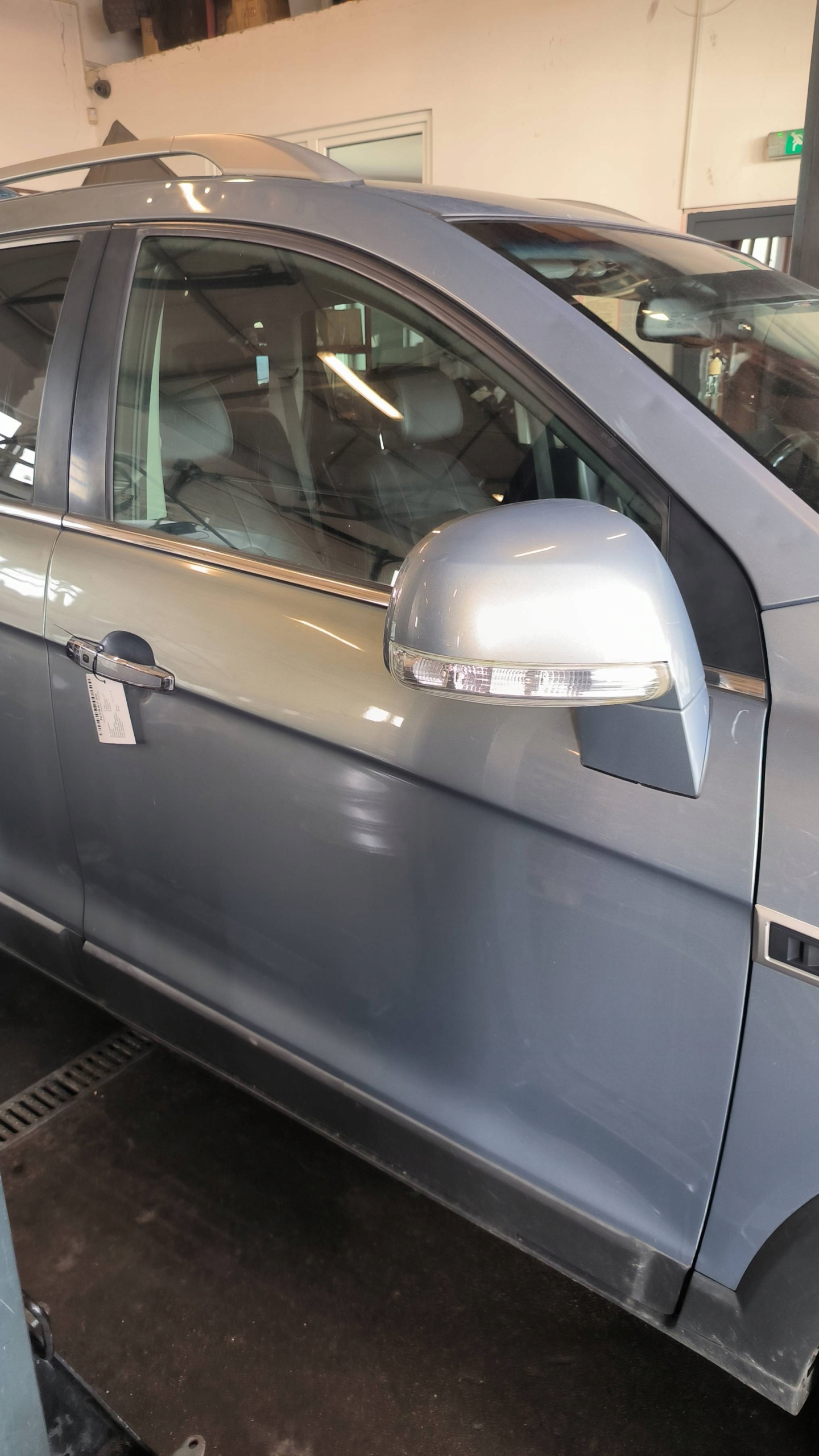 door right front GJE CHEVROLET CAPTIVA