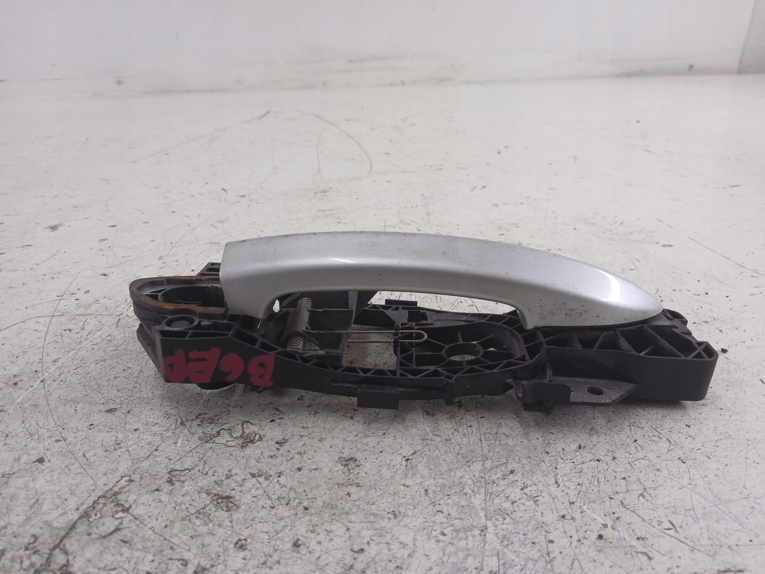 VW PASSAT B6 handle exterior right front SREBRNA