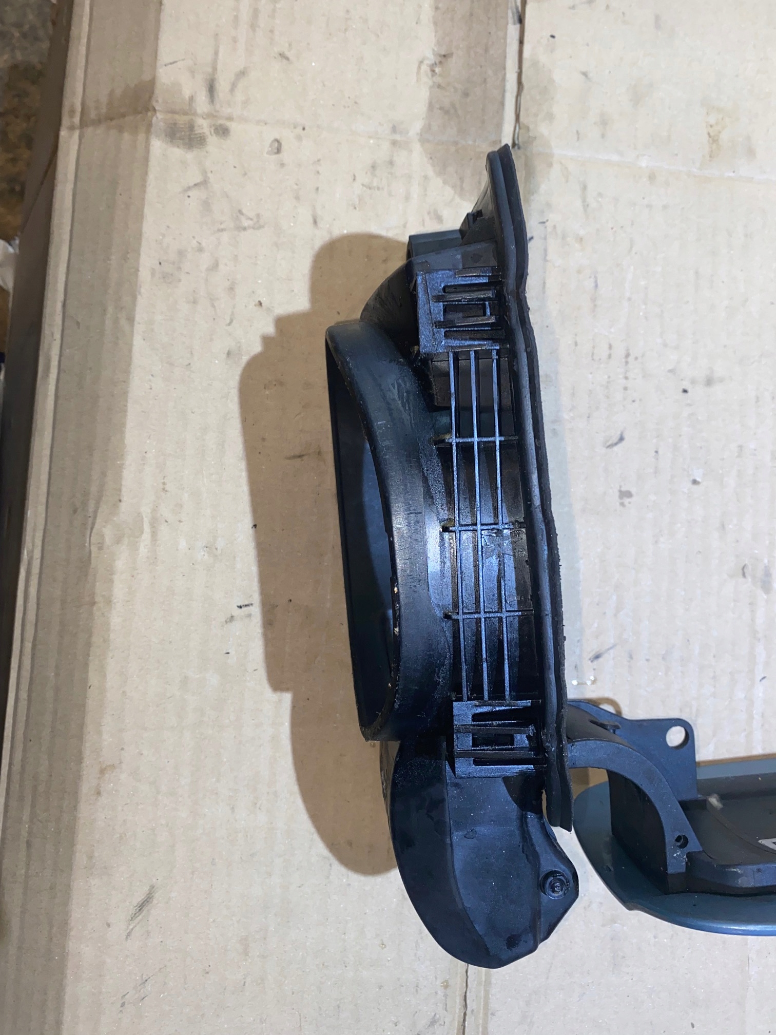 AUDI A4 B8 LX5X Volet trappe carburant Carburant 8K0809999A