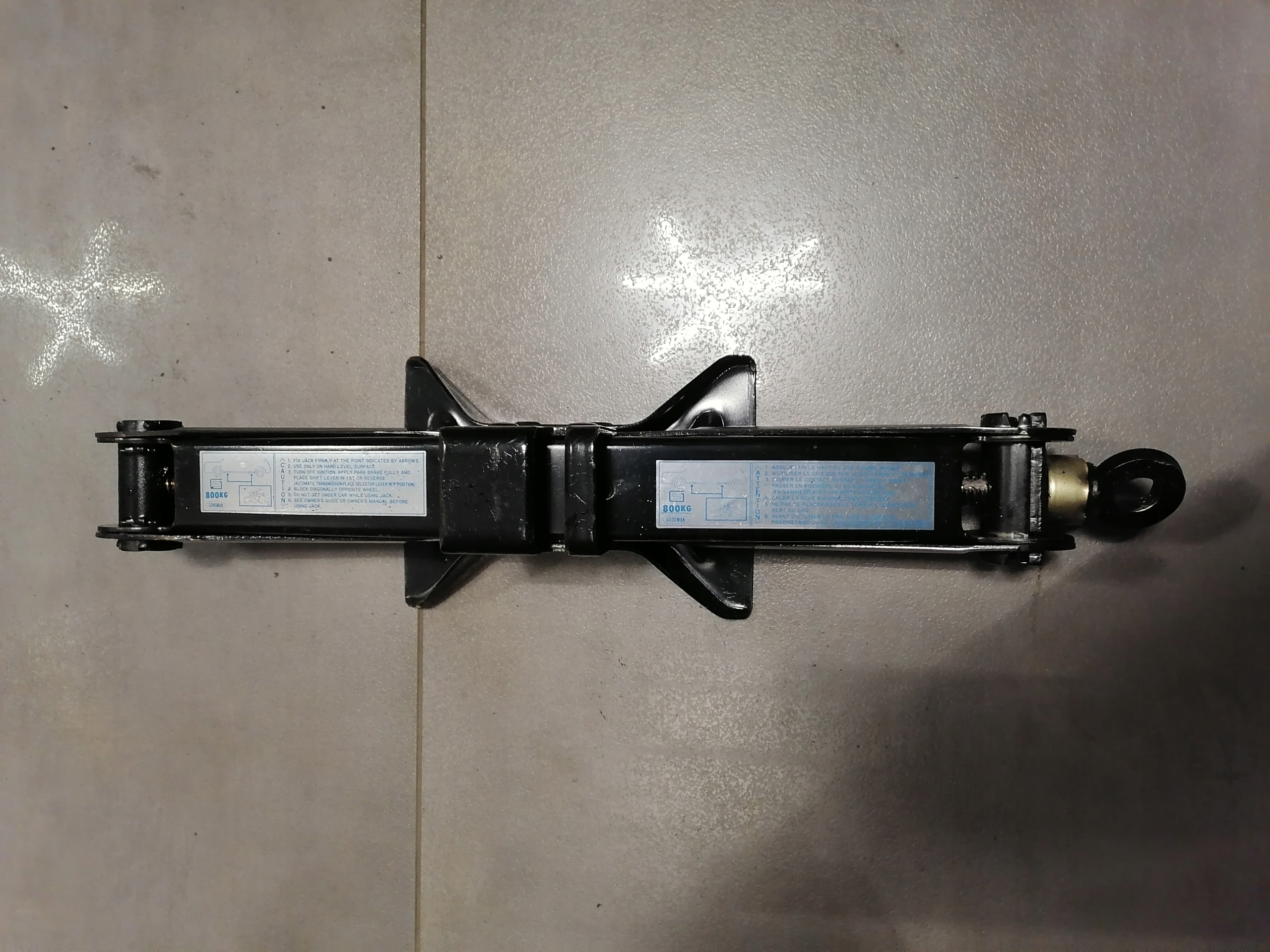 MAZDA PREMACY ДОМКРАТ ТРАПЕЦЕЇДАЛЬНИЙ