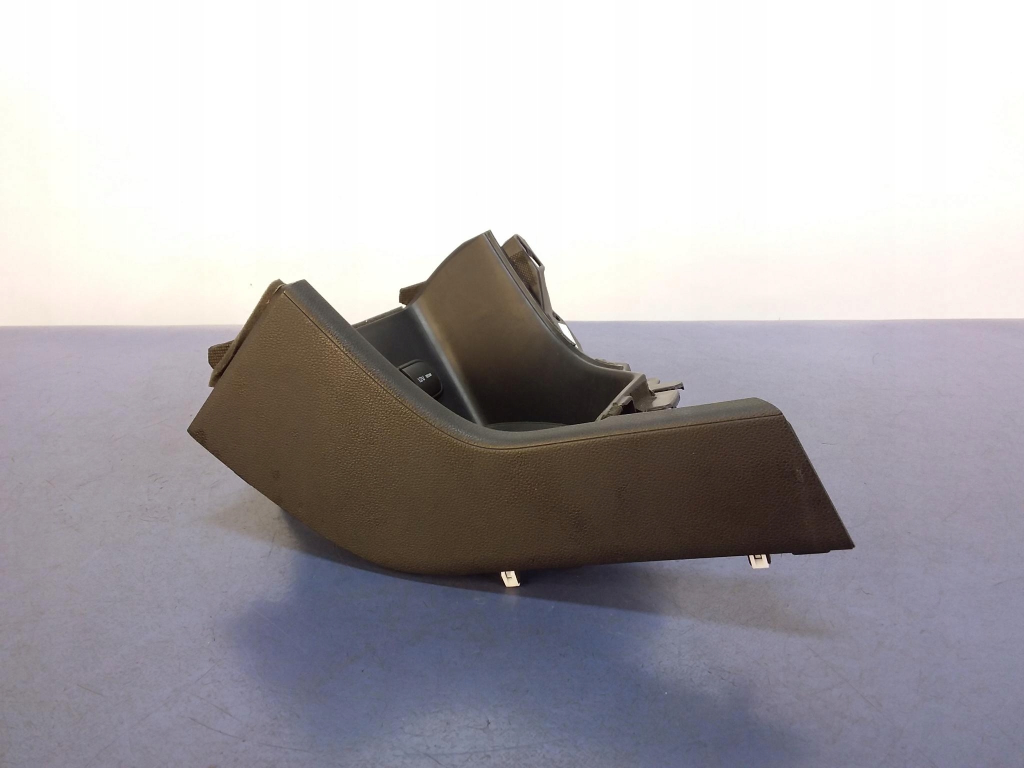 SPORTAGE IV SCHOWEK ZAŚLEPKA TUNELU ŚRODKOWEGO Producent części Kia OE