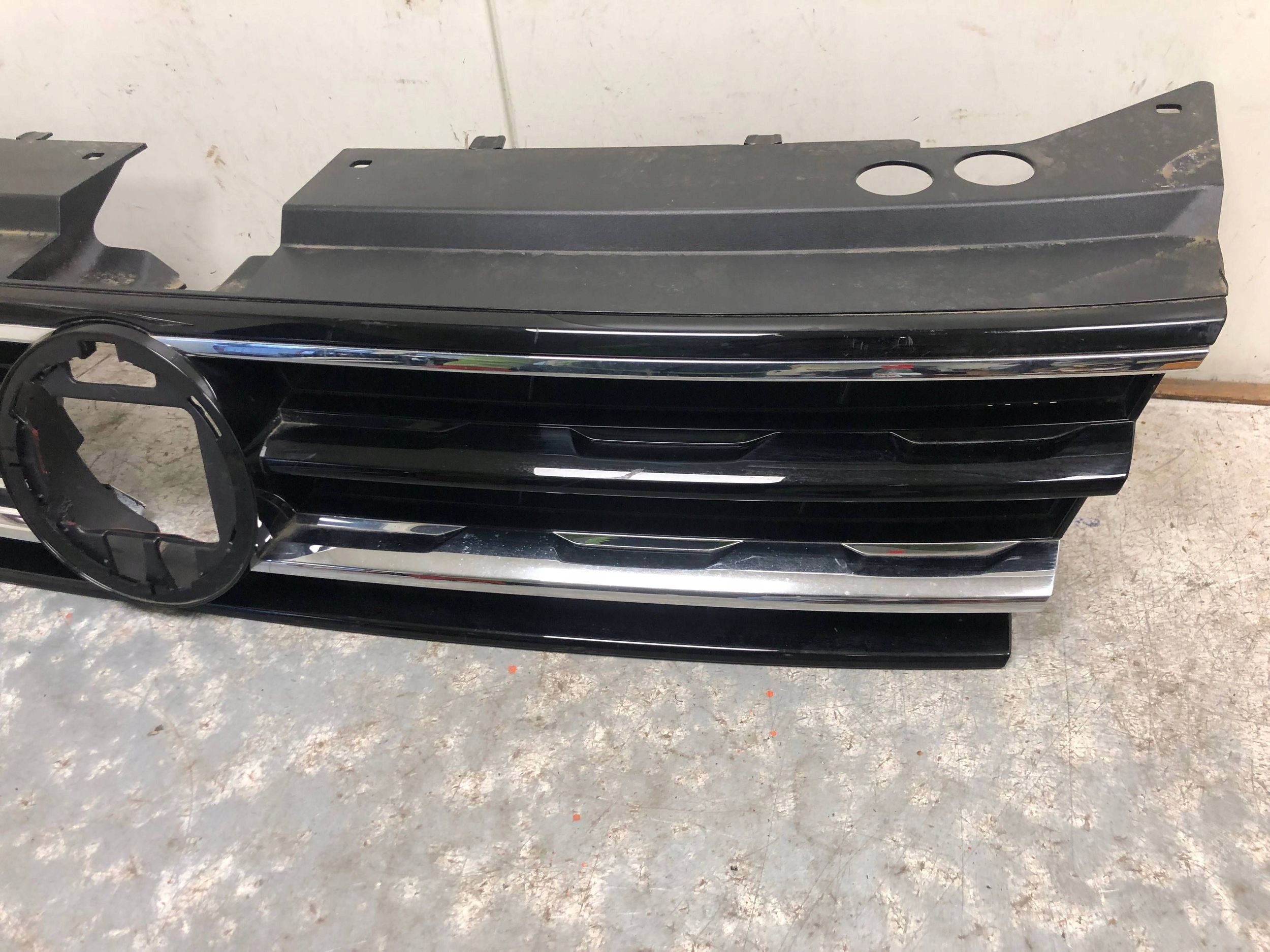 Grill Grill VW TIGUAN II 5NA