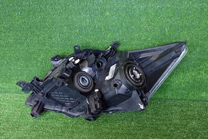 TOYOTA AURIS 06-10 reflektor right light right