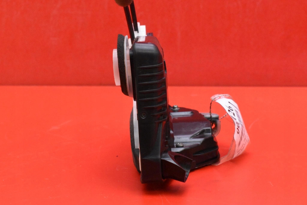 lock door right front front EU M73-13450 TOYOTA YARIS CROSS 20