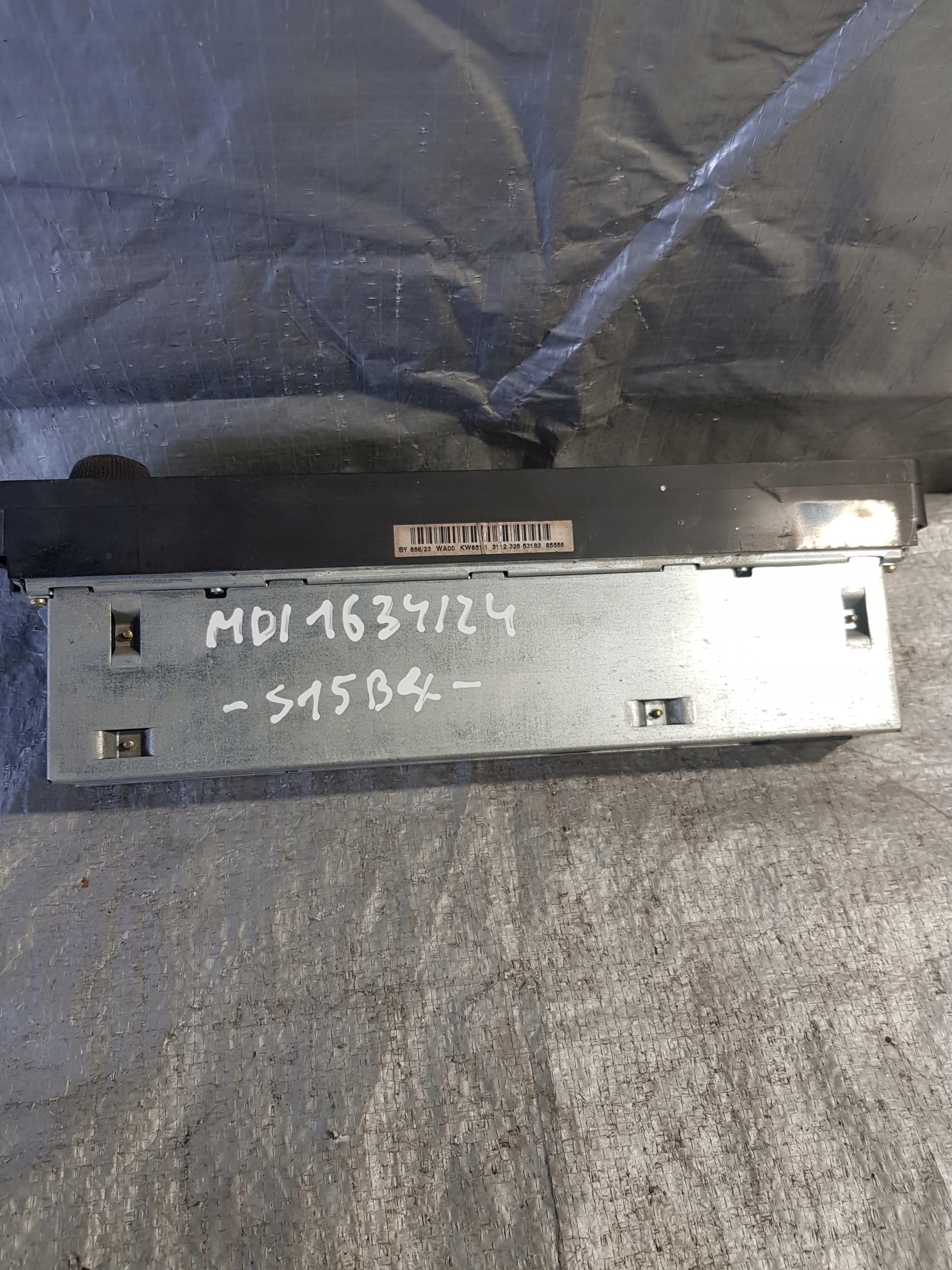 BMW E39 RADIO 65.82-8361087