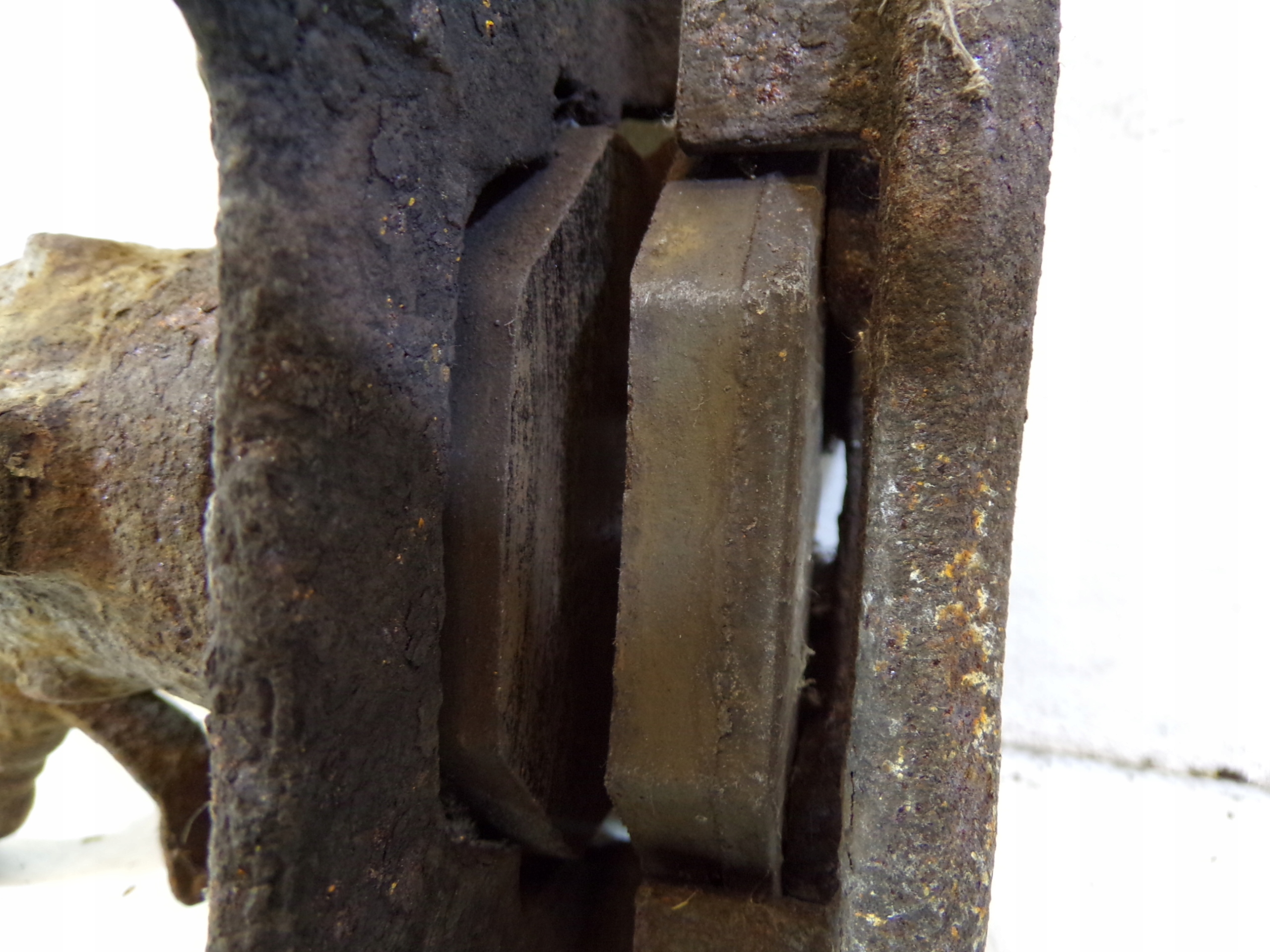caliper brake left front front JARZMO POLONEZ ATU