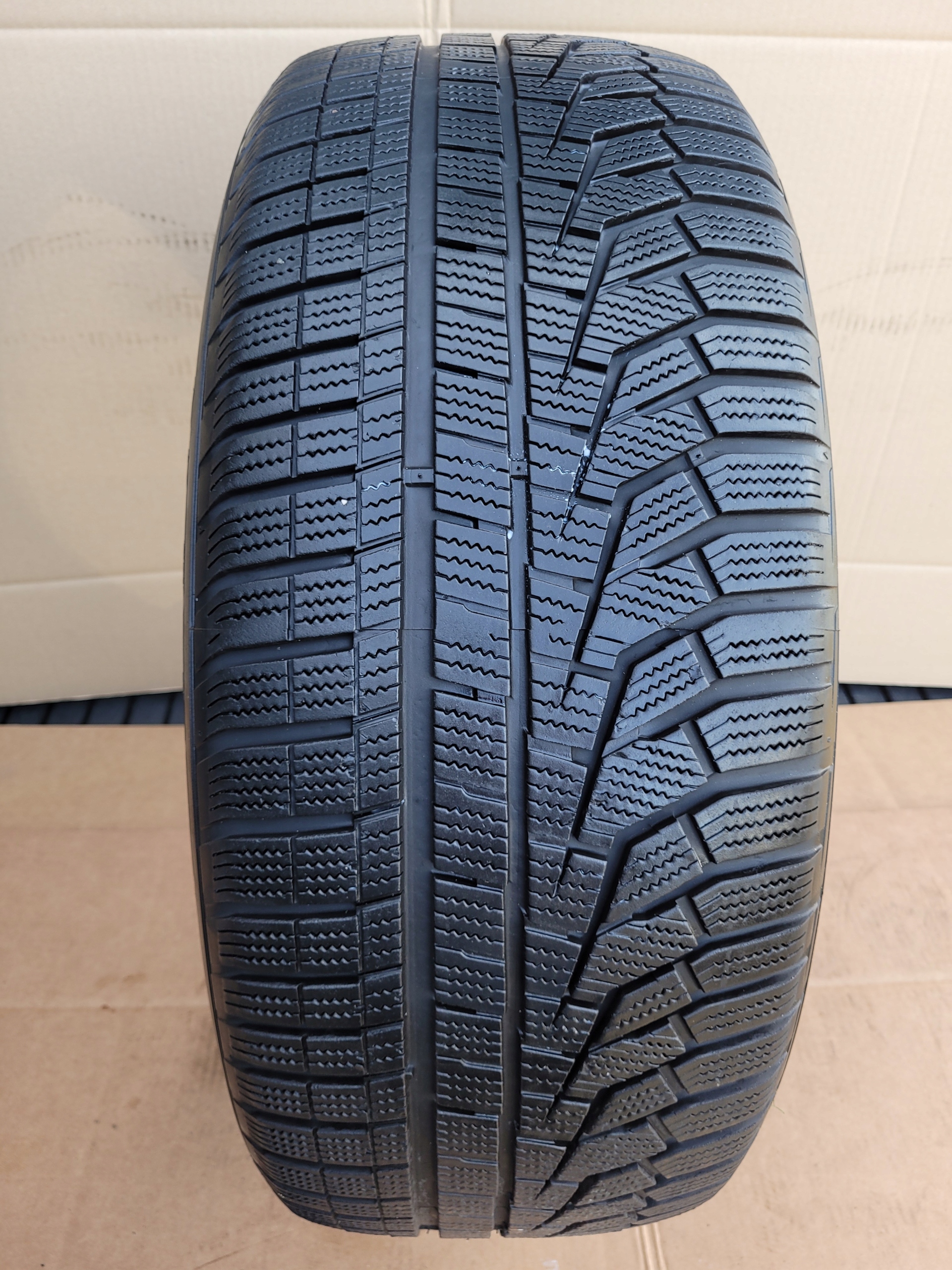 255/55 R18 109V Hankook WINTER и*CEPT EVO 2 внедорожник