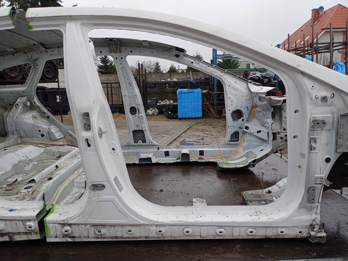 HYUNDAI I40 ПОРОГ ПРАВЫЙ ПЕРЕД 11-