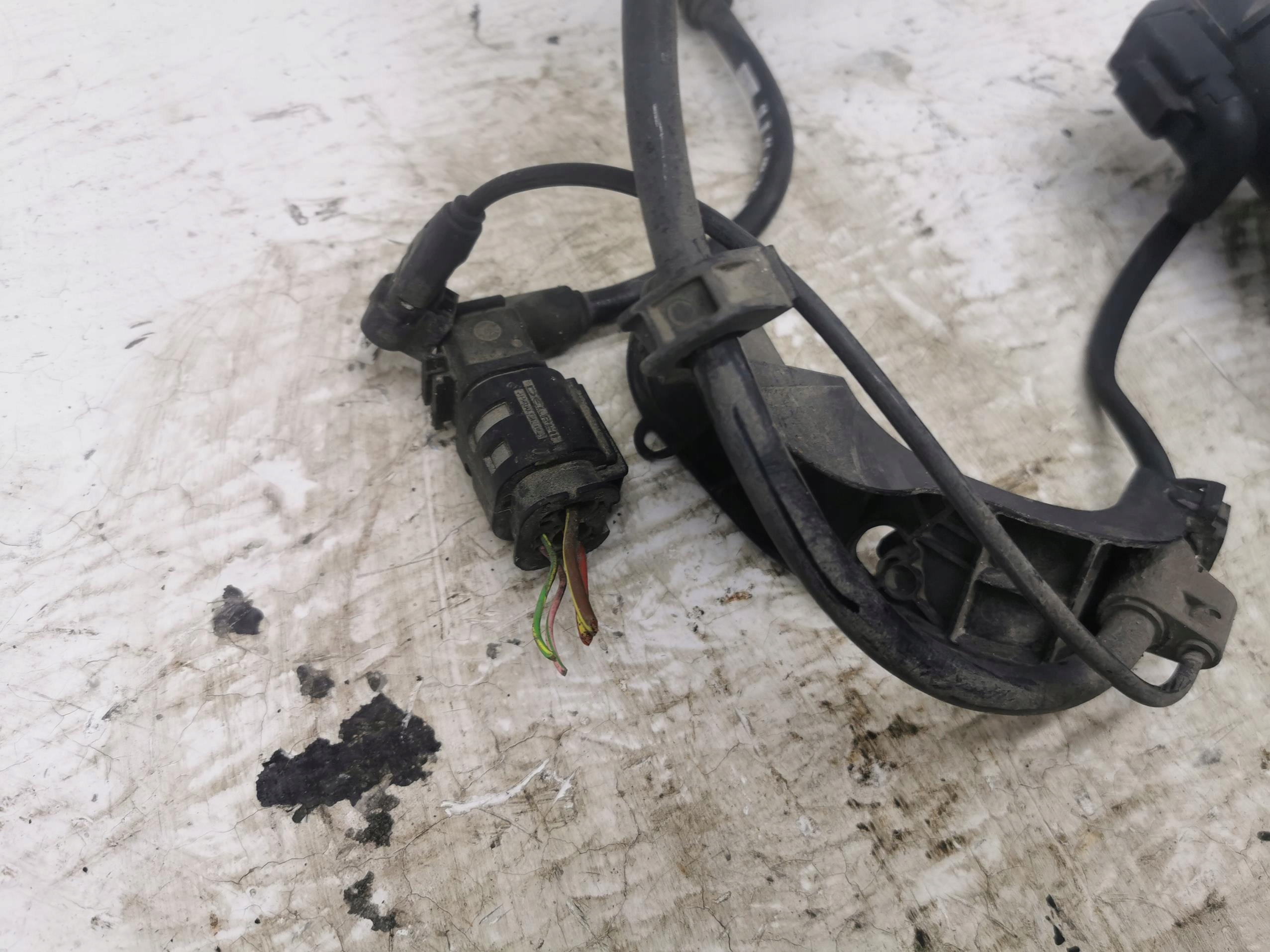 caliper brake left rear part MERCEDES A-KLASA W177