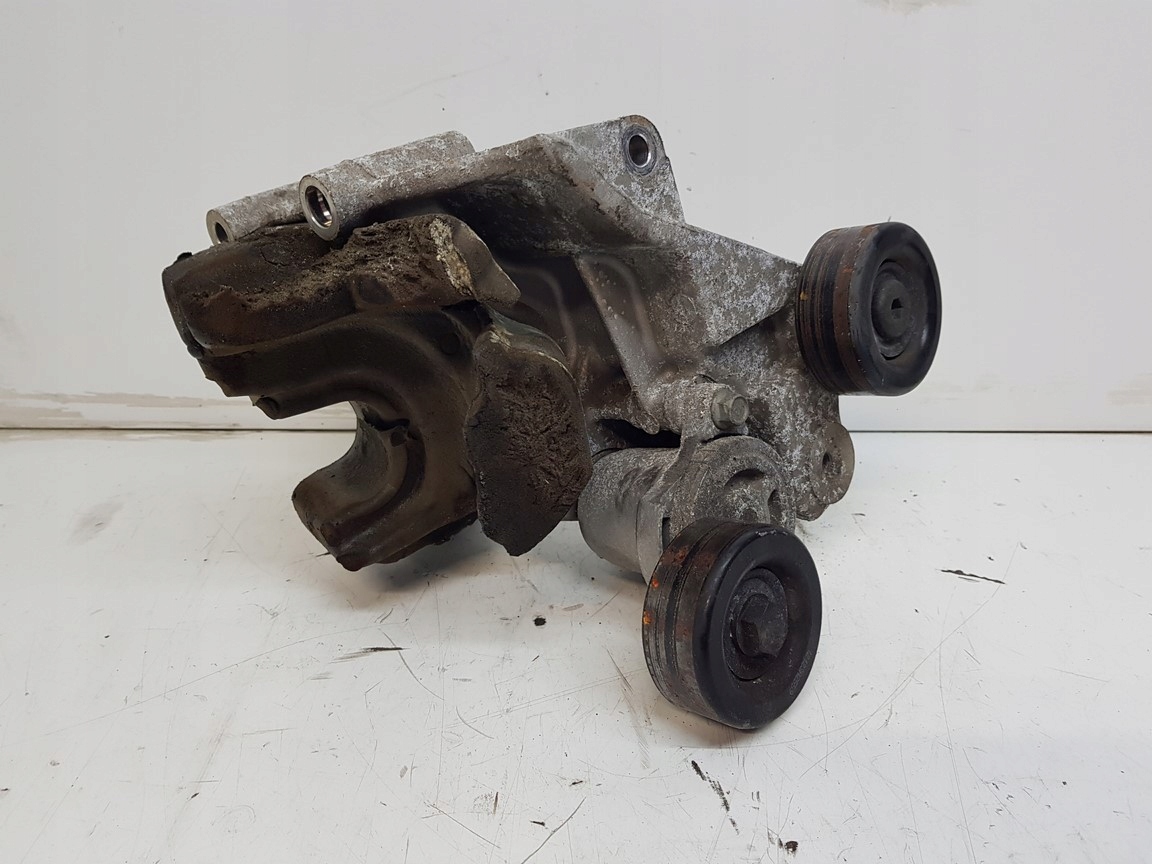 KIA CEED I30 2,0CRDI 140KM engine mount holder