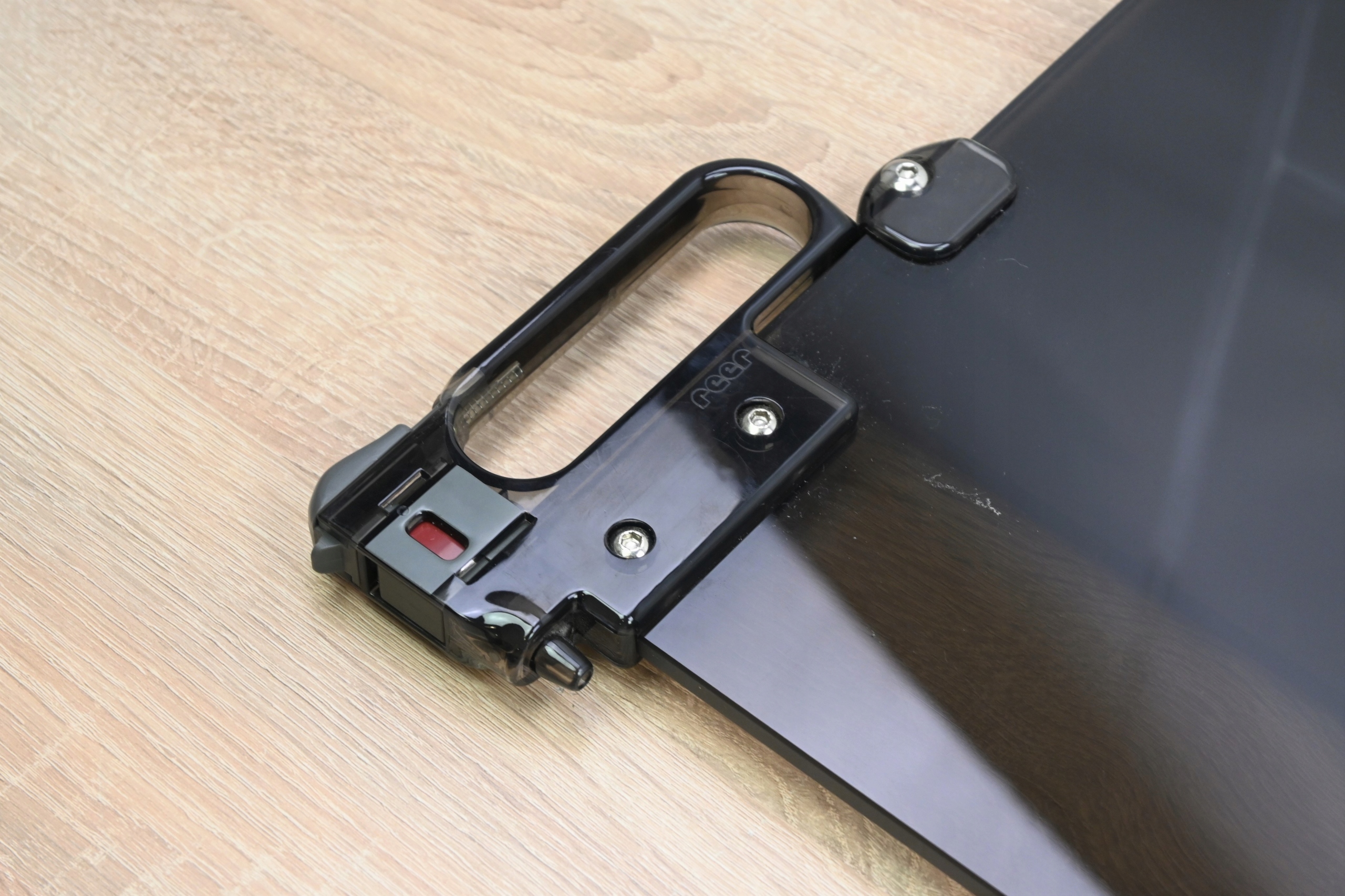 REER PRZYKRĘCANA BRAMKA ZABEZPIECZAJĄCA SZKLANA 74-100 CM USZKODZONA Materiał metal