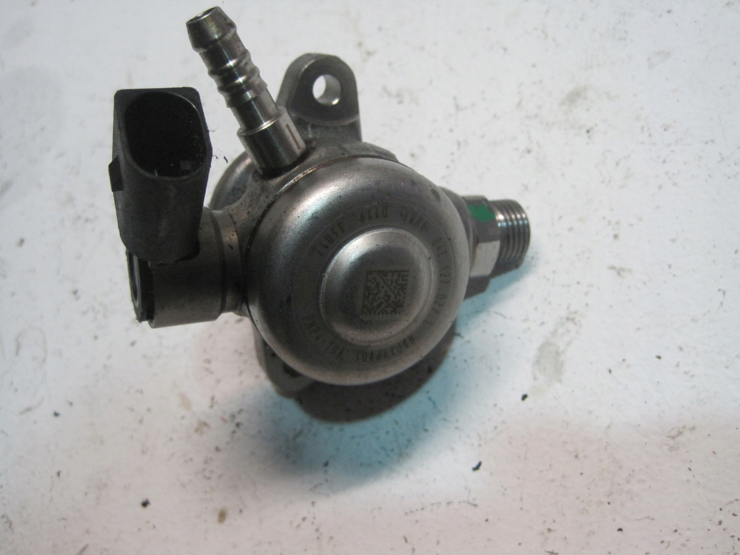 water pump VW POLO 1,0TSI 04E127027L