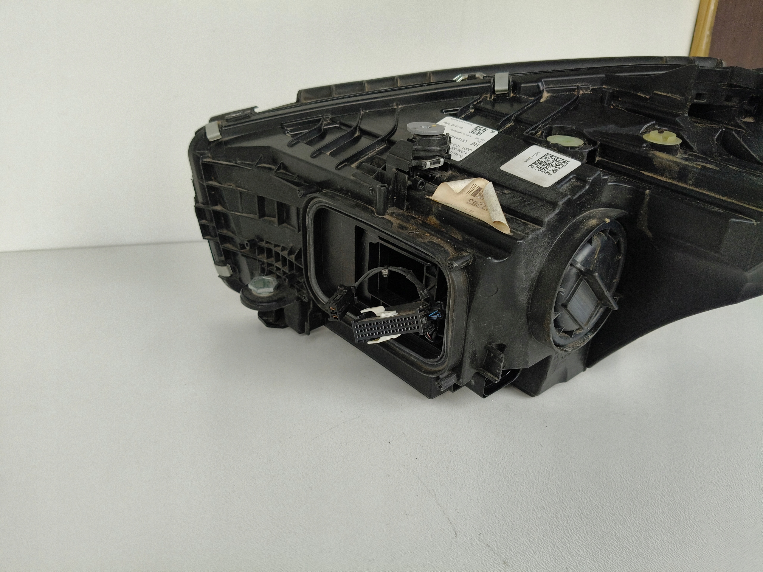 light right REFLEKTOR MERCEDES C-KLASA W206 21- FULL LED HIGH PERFORMANCE
