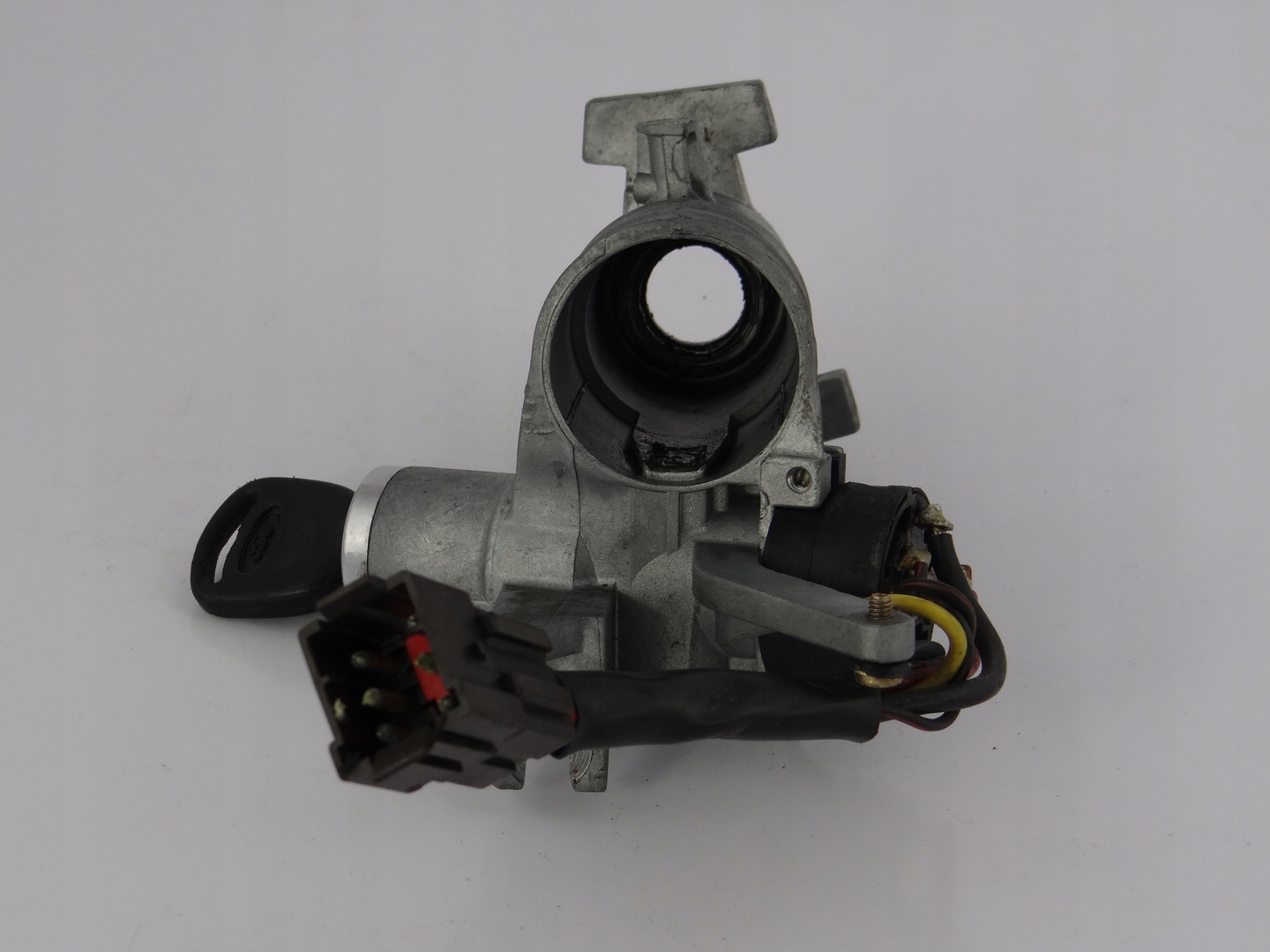 ignition FORD FIESTA 84FB3675AD FORD