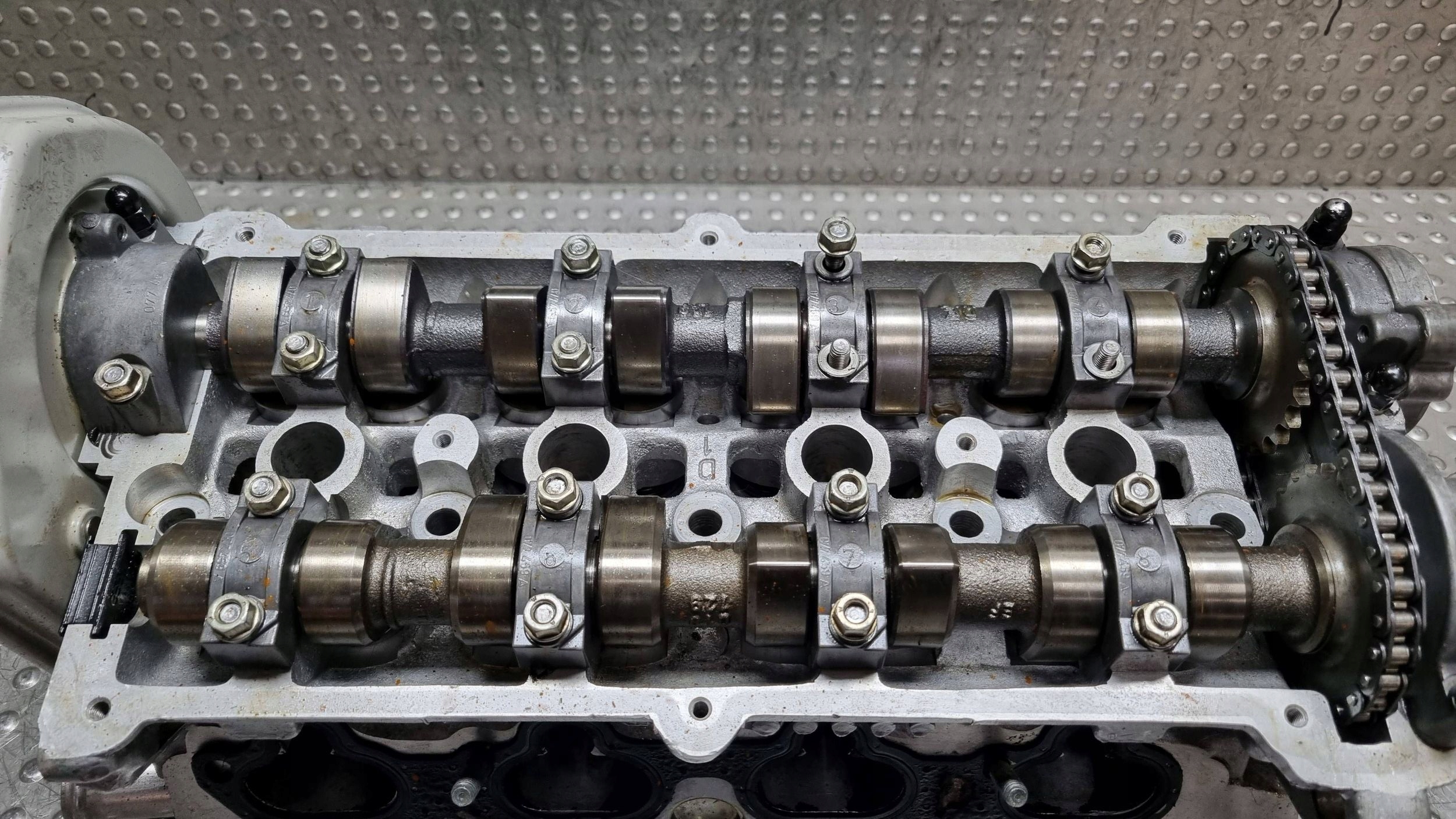 TESTATA Motore Destro 077103373AE AUDI A8 S8 D2 4.2 B V8 ABZ