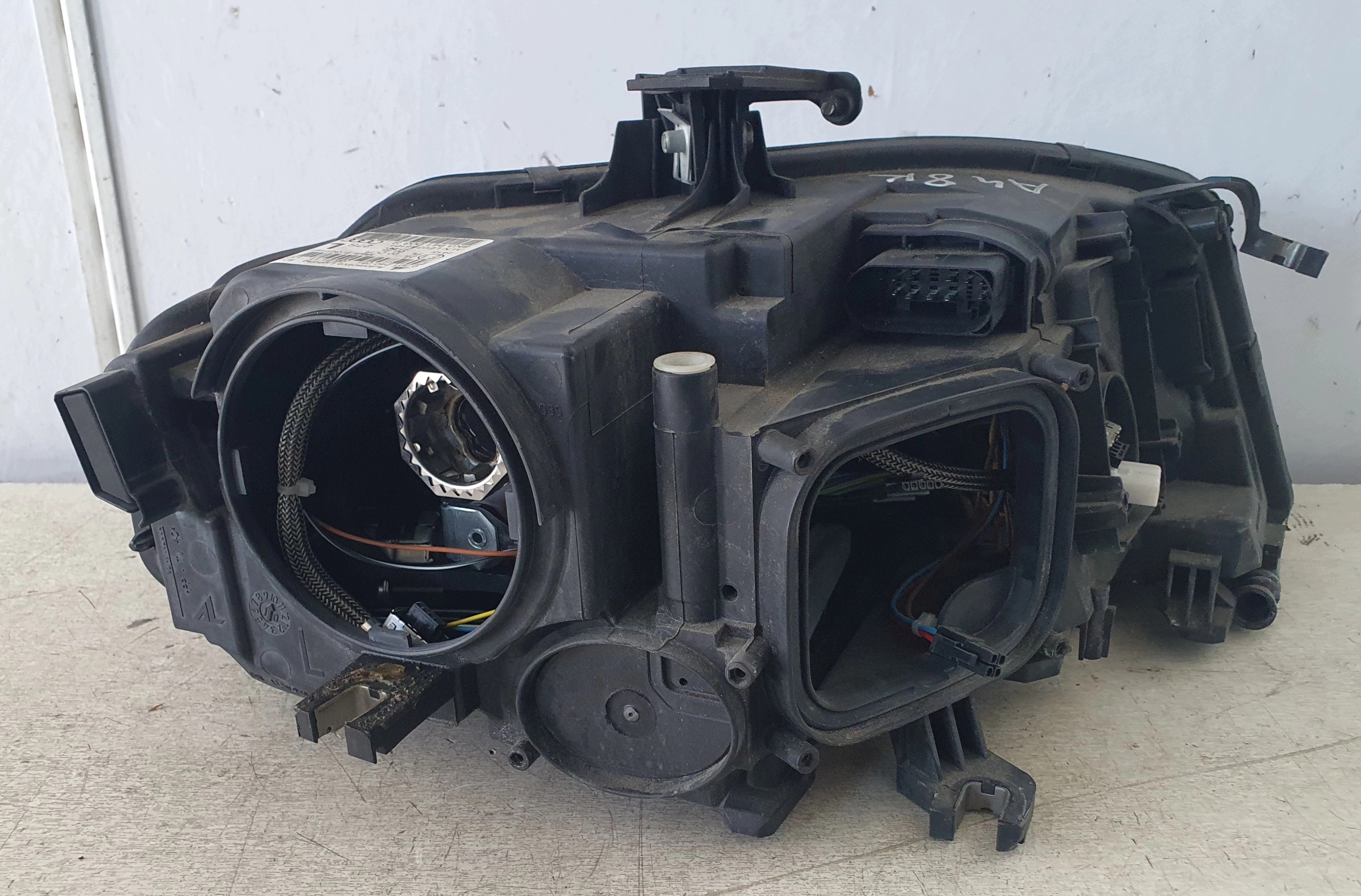 AUDI A4 B8 8K 08-12 REFLEKTOR light left BIXENON LED positioning 8K0941003S