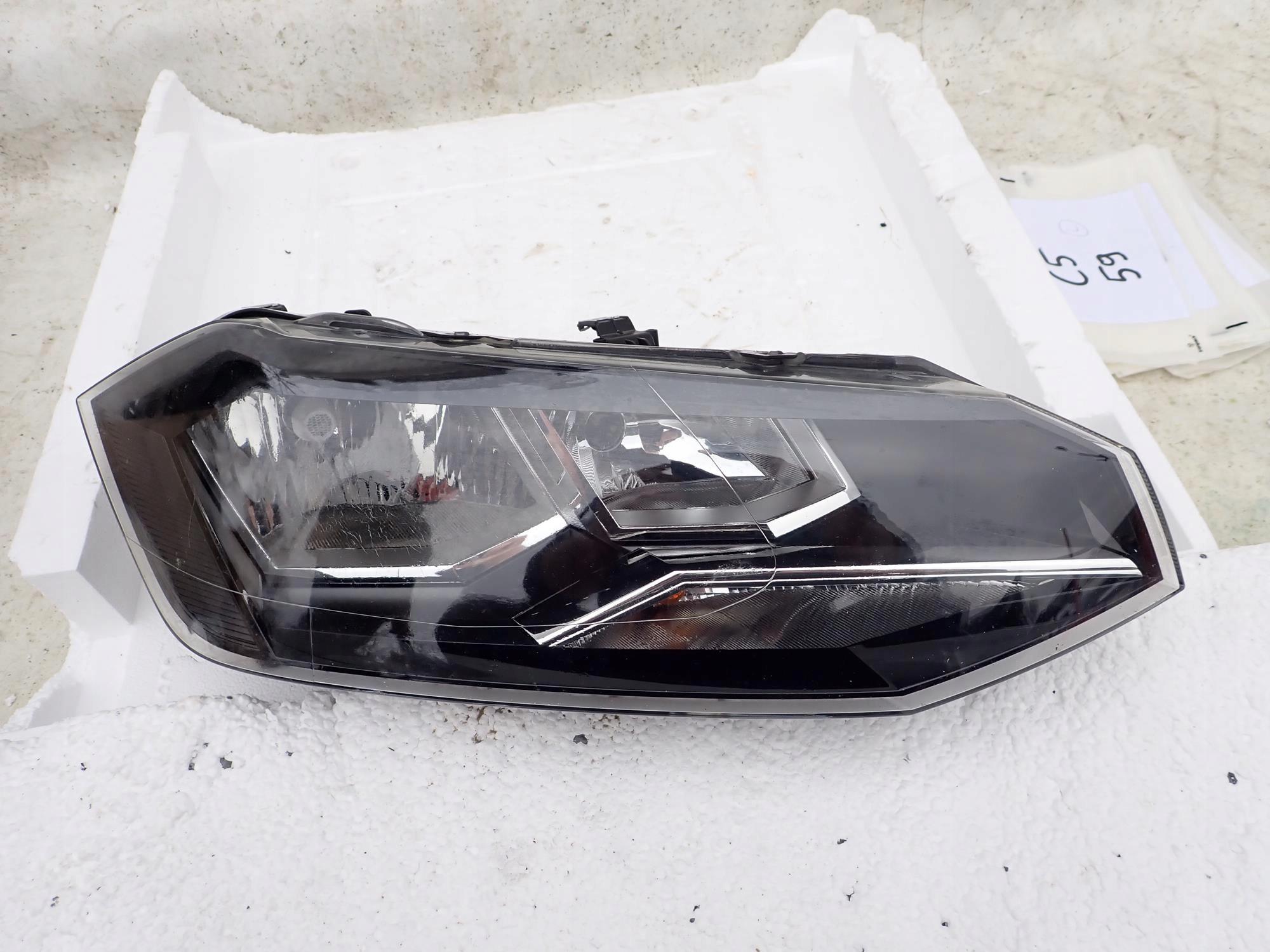 VW POLO VI 6 2G 17-21 light front front right