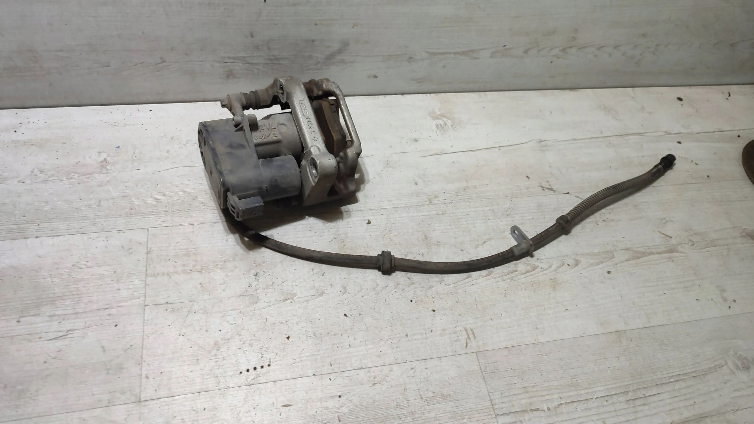 Peugeot 508 II 22r 1.2 rear part side right caliper