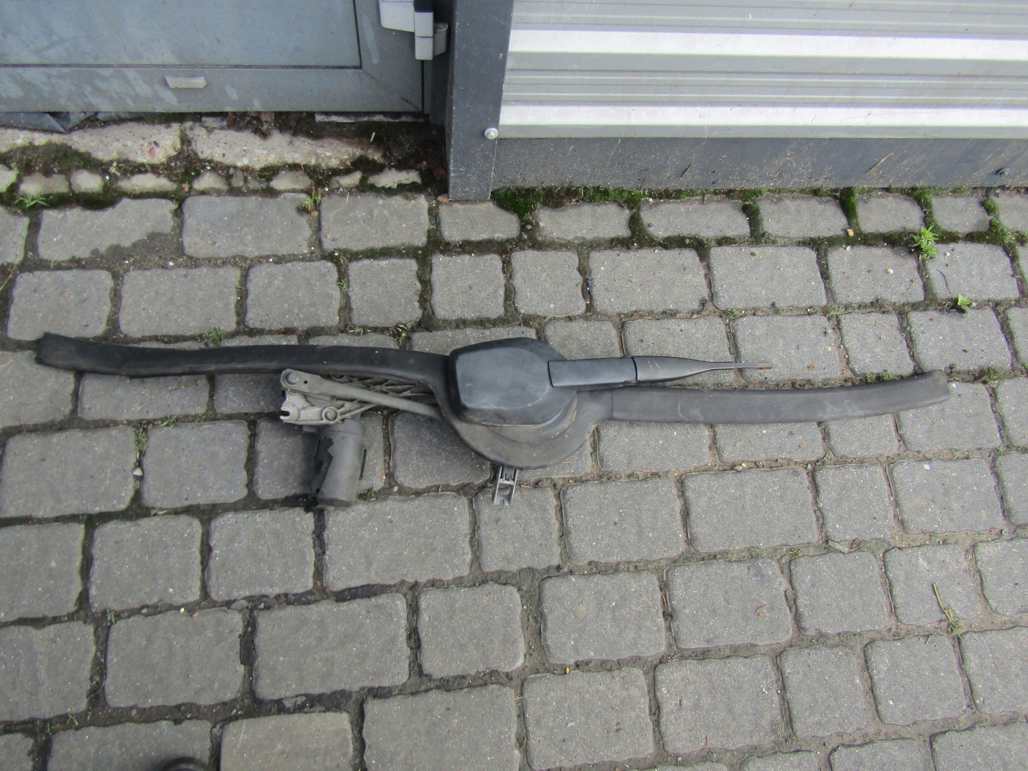 1 MERCEDES W124 механізм склоочисника 95