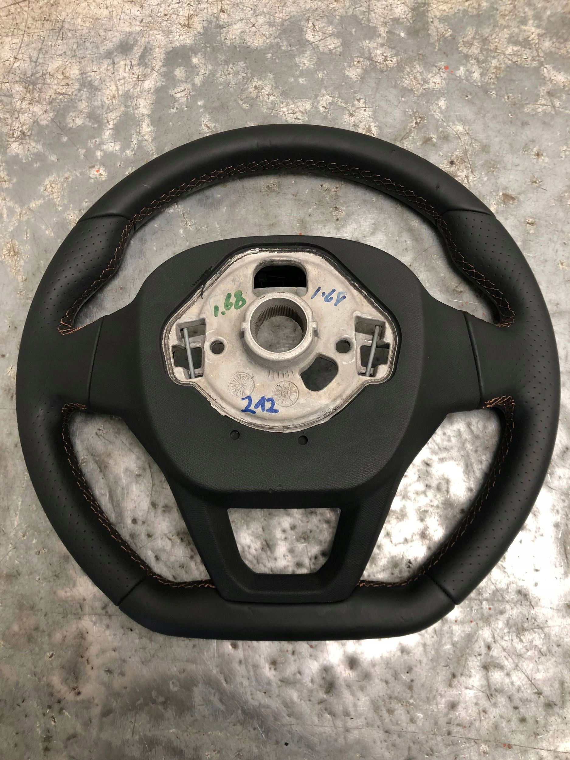 steering wheel, leather MULTIFUNKCJA DOTYKOWA CUPRA BORN 10E419091R