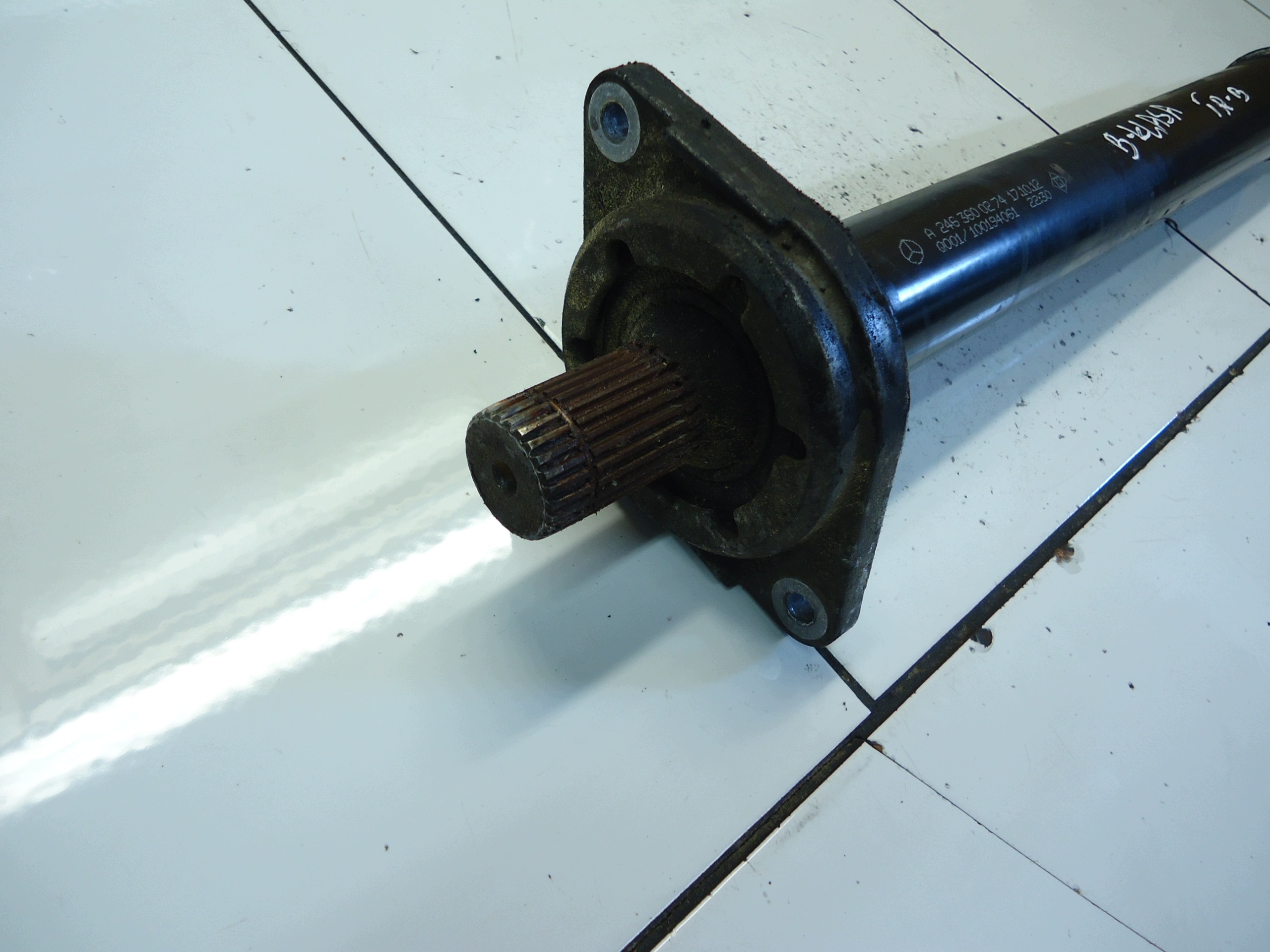 MERCEDES W246 Demi axe Support A2463600274