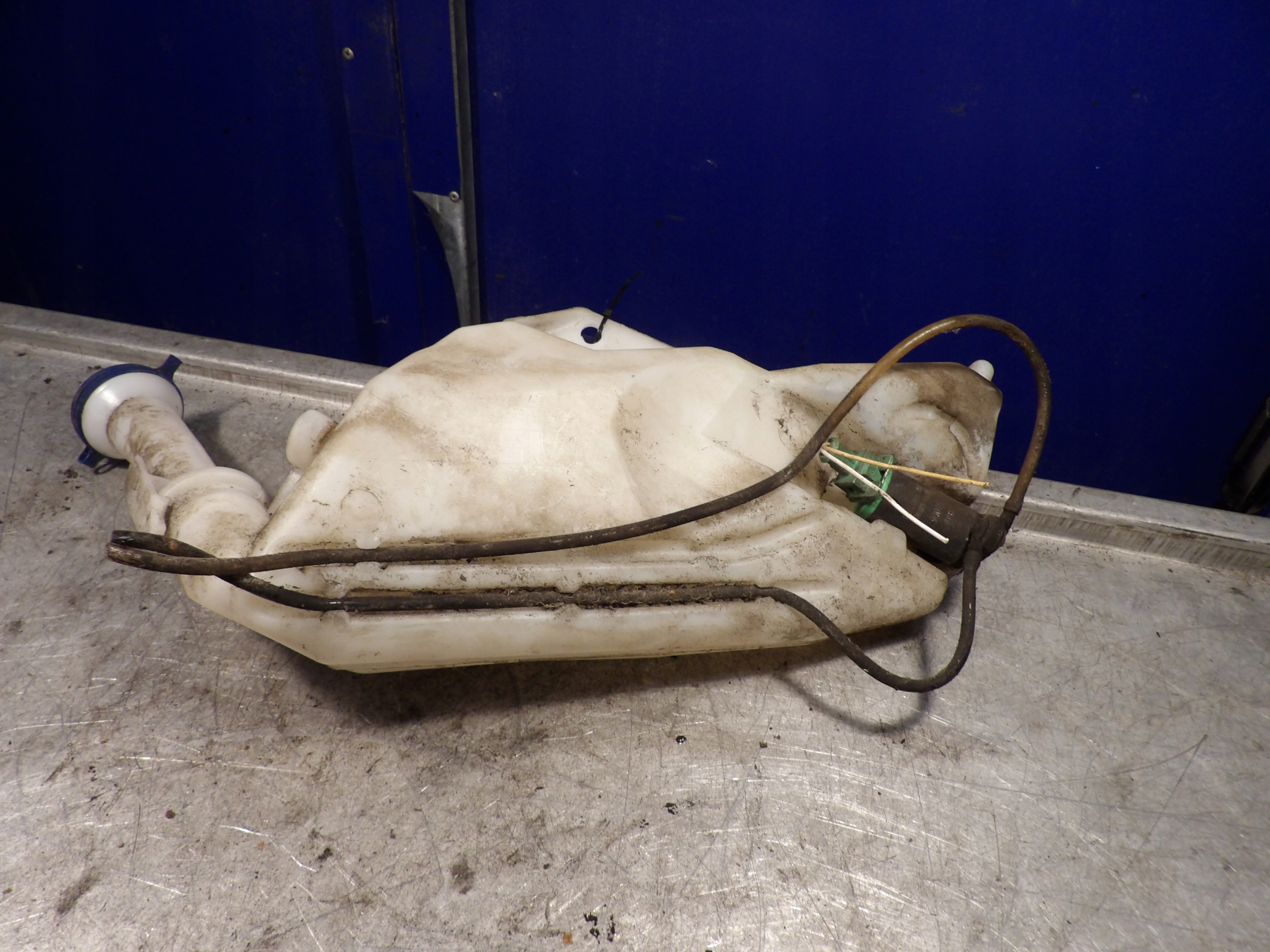 PEUGEOT 206+ BEHÄLTER SPRITZDÜSE 9628747480