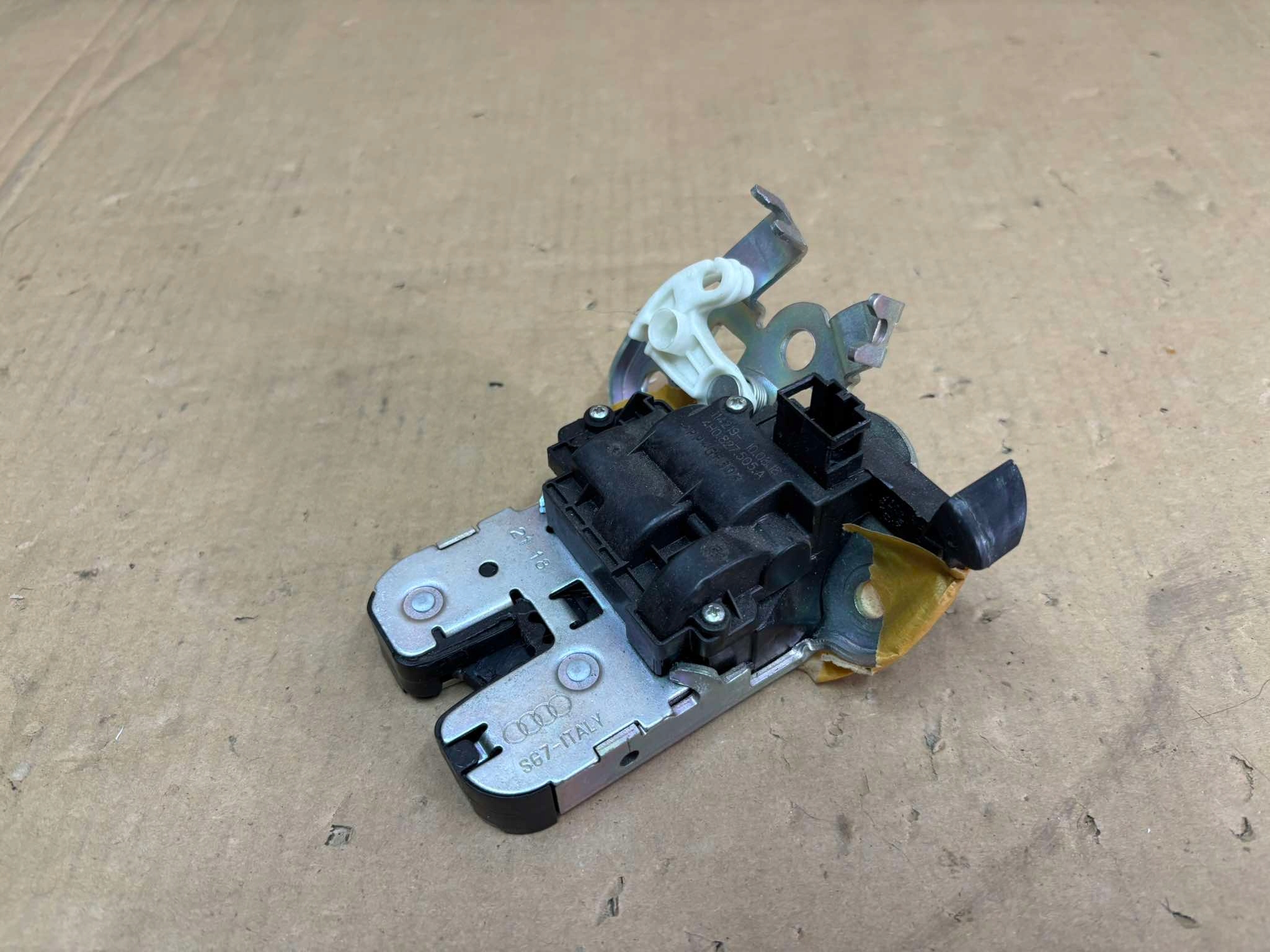 lock bonnet boot rear part AUDI A3 A6 A8 TT BENTLEY VW GOLF 4H0827505A