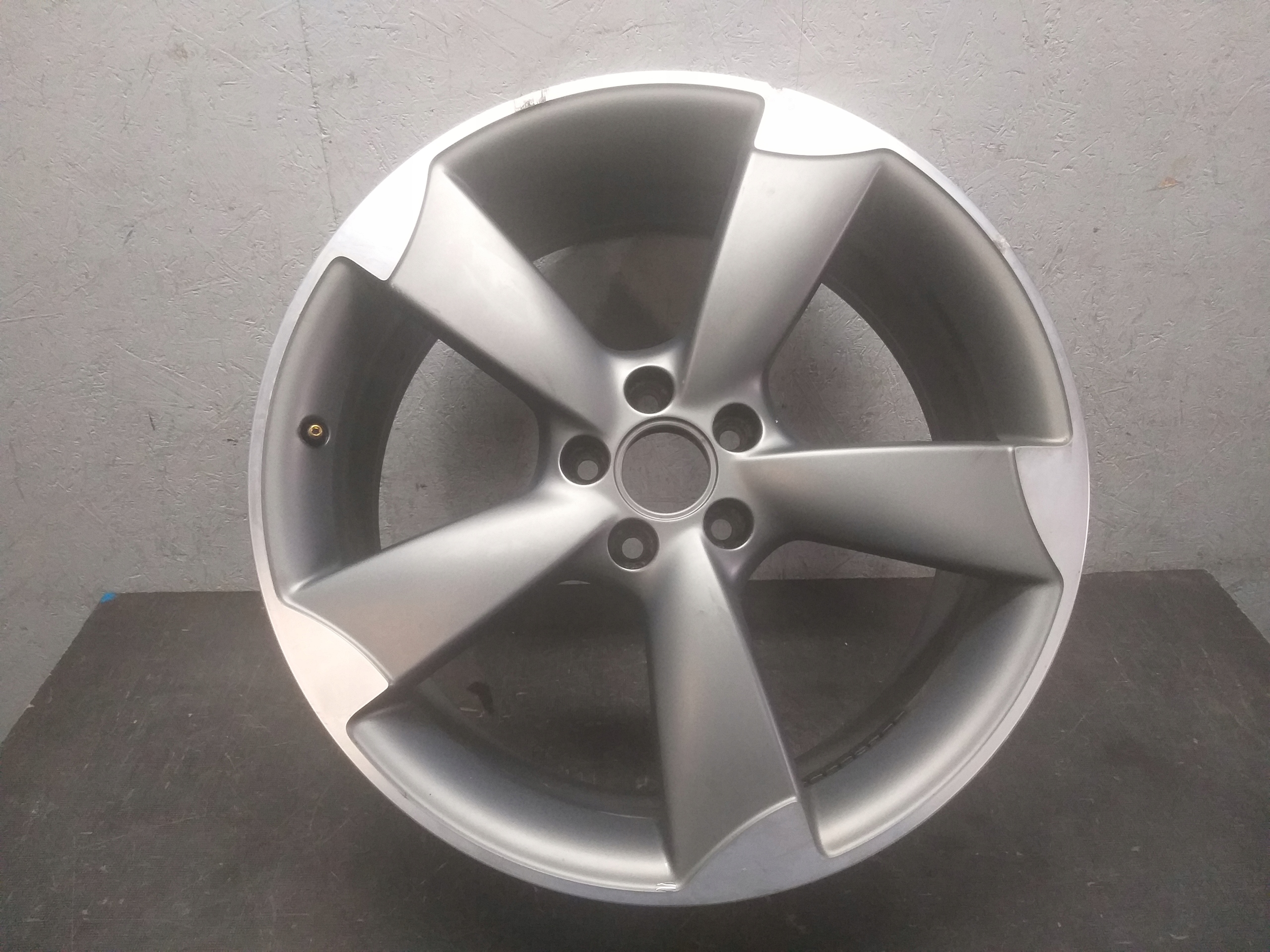 disk hliníkový AUDI A6 4G0 C8 8,5J 20" ET45 5X112 4G0601025BP