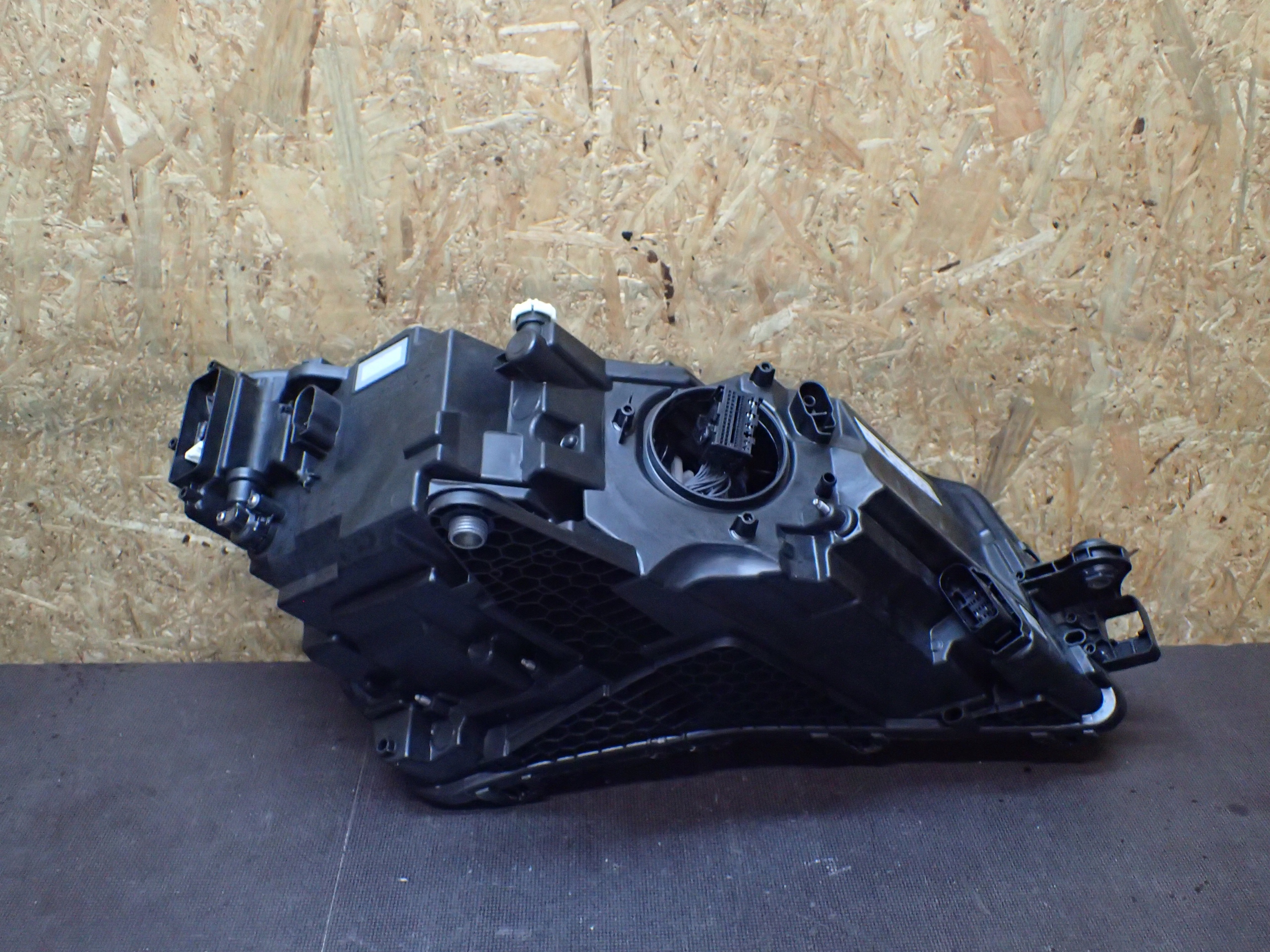 LIGHT FRONT LEFT SKODA SUPERB III 3 LIFT FULL LED