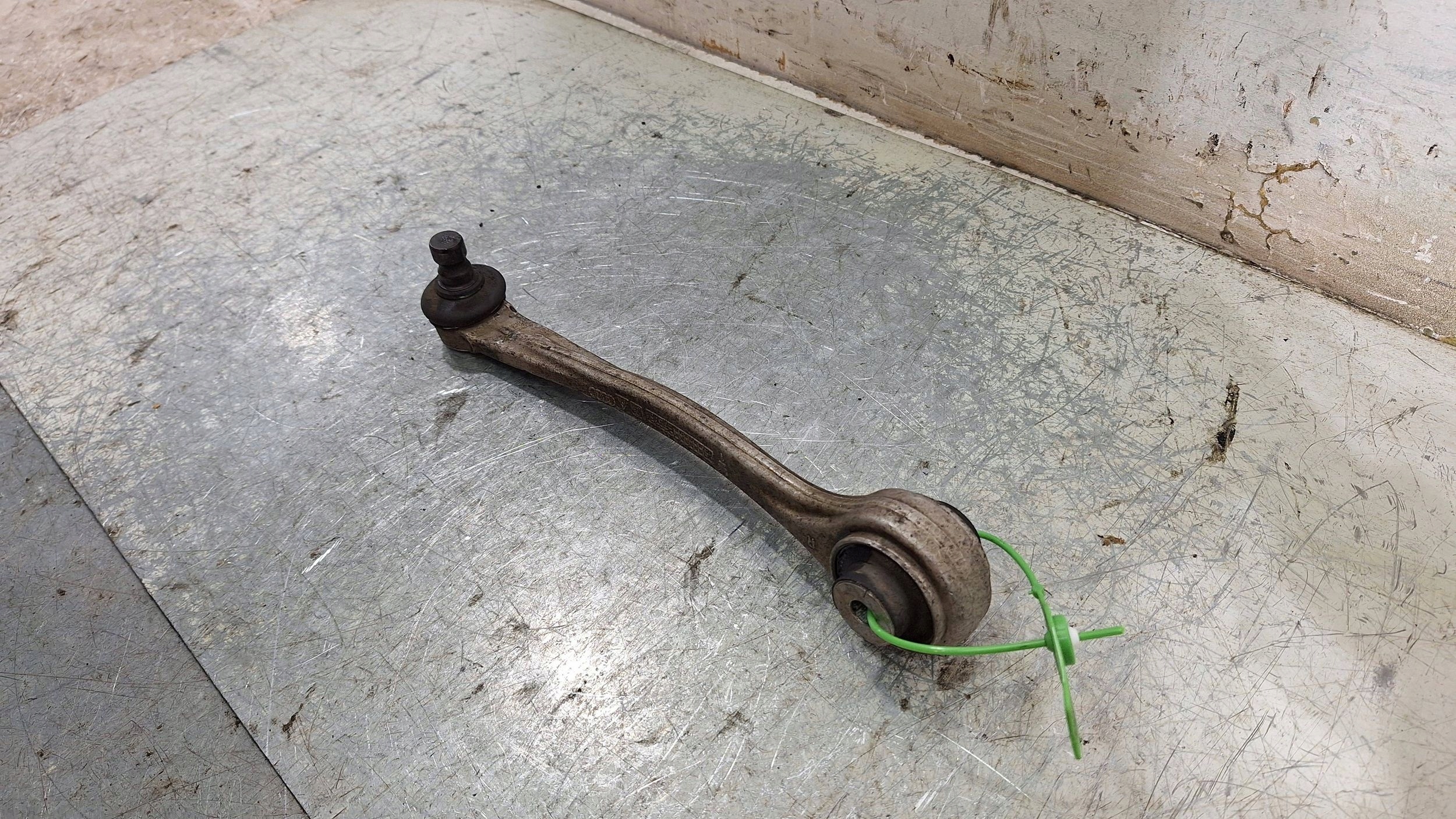 arm upper right 8W0407510B AUDI A4 B9 A5 8W