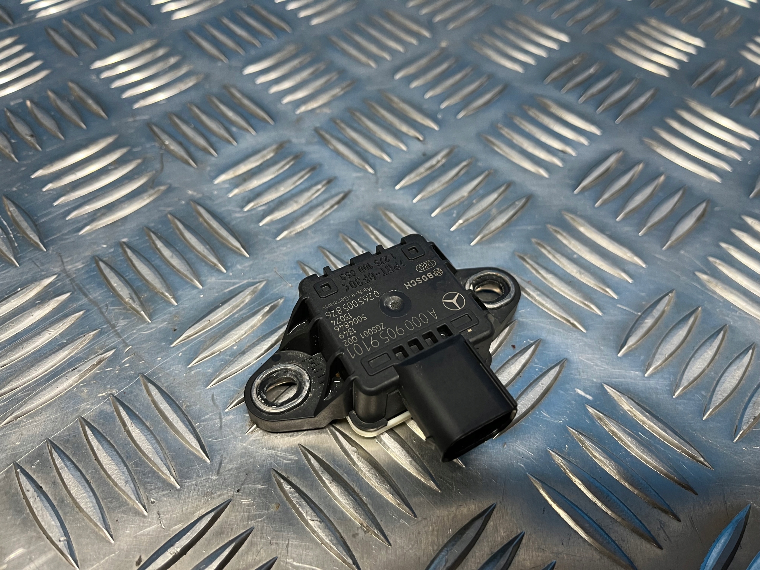 MERCEDES W212 LIFT CZUJNIK SENSOR ESP A0009059101