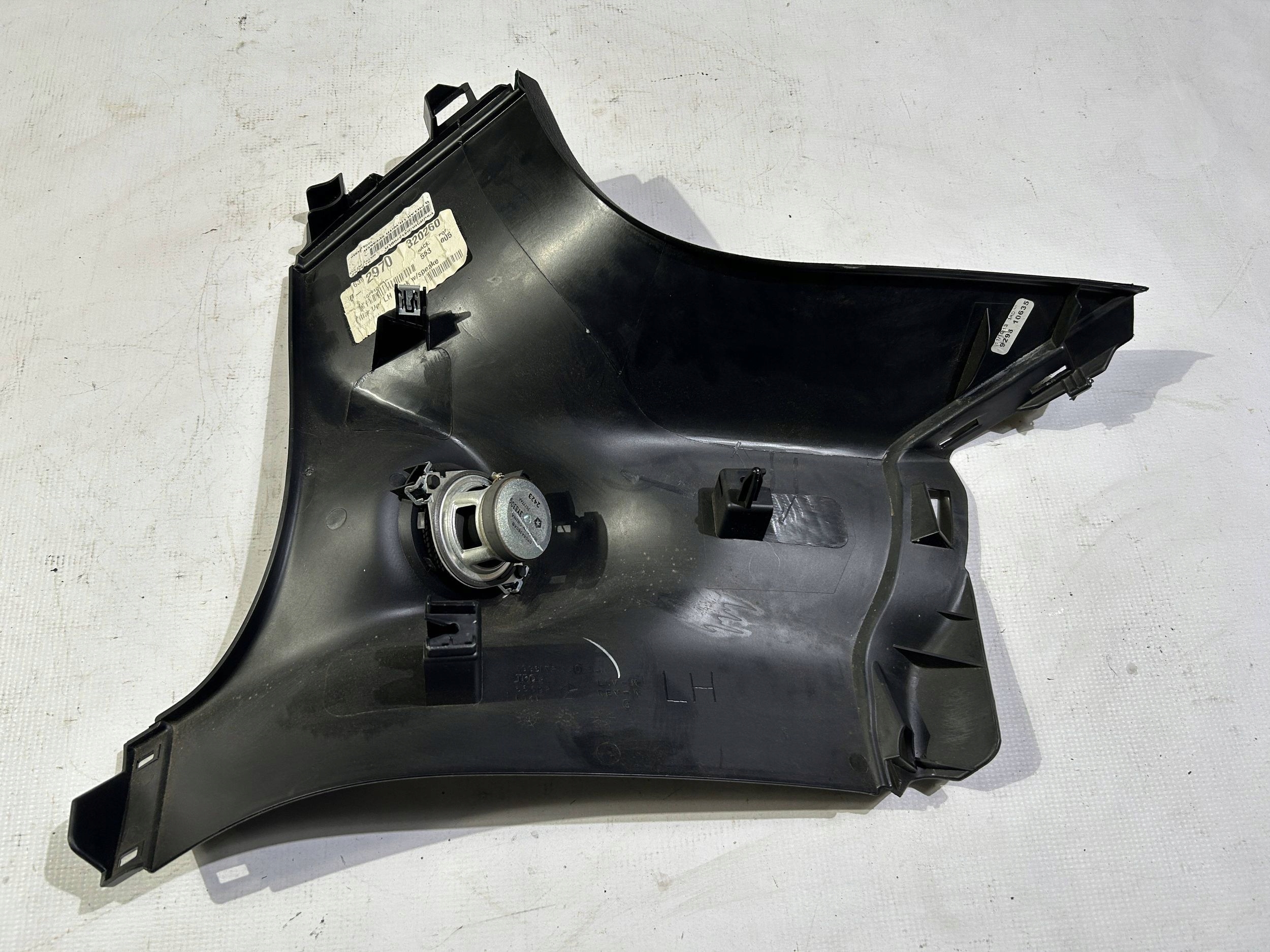 side slupka D cover left Jeep Grand Cherokee 2011r