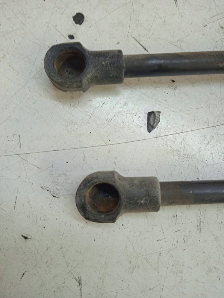 damper bonnet 6L6827550B Seat Ibiza III