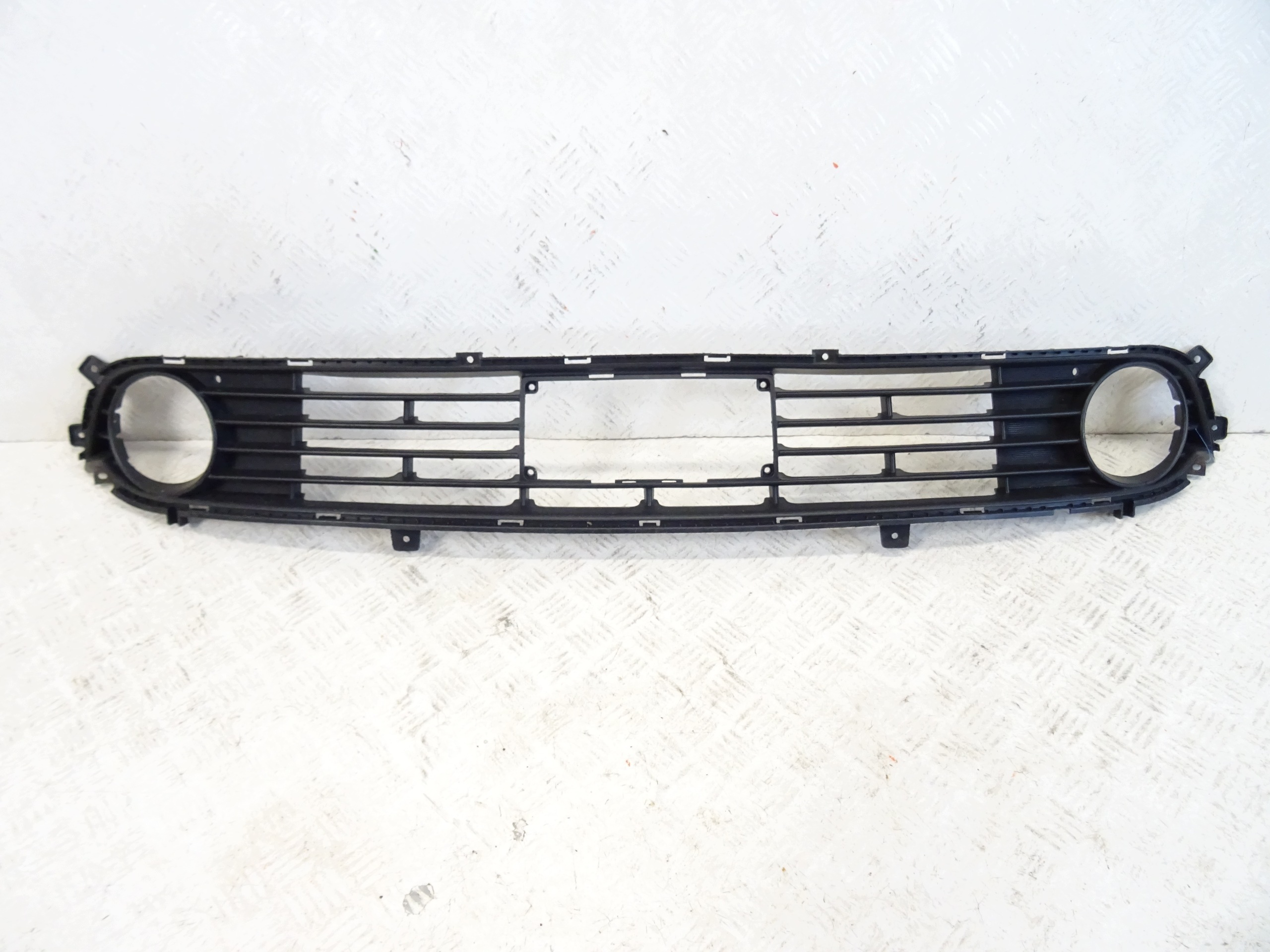grid of a bumper front KIA OPTIMA IV 86560-D4010
