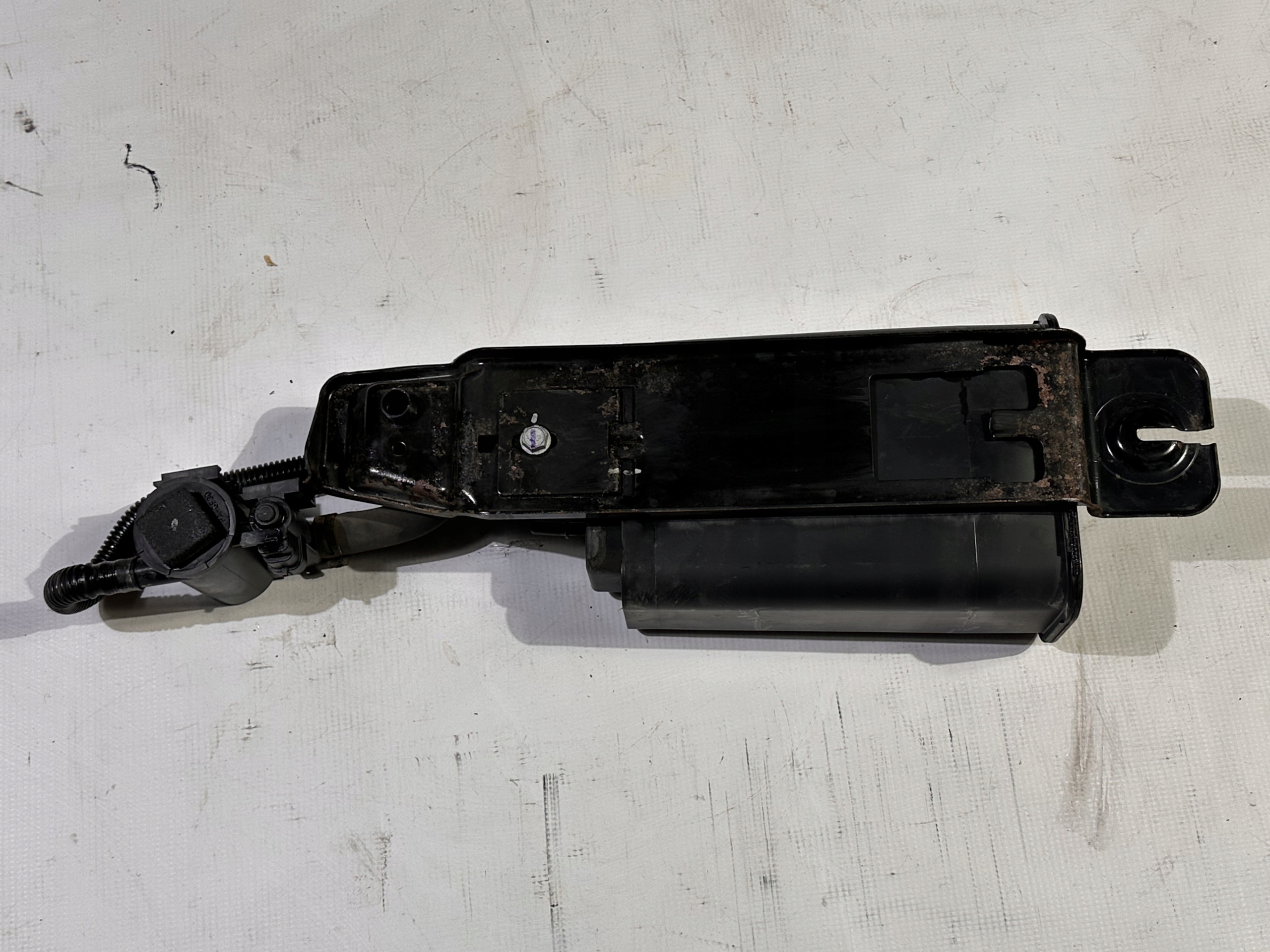karbonski filter oparow goriva Chevrolet Camaro 2009 - 2015