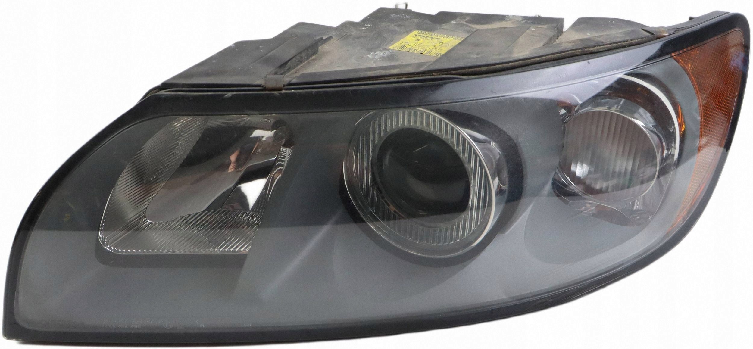 VOLVO V50 and light front left front 31335221 0301198203 EUROPA