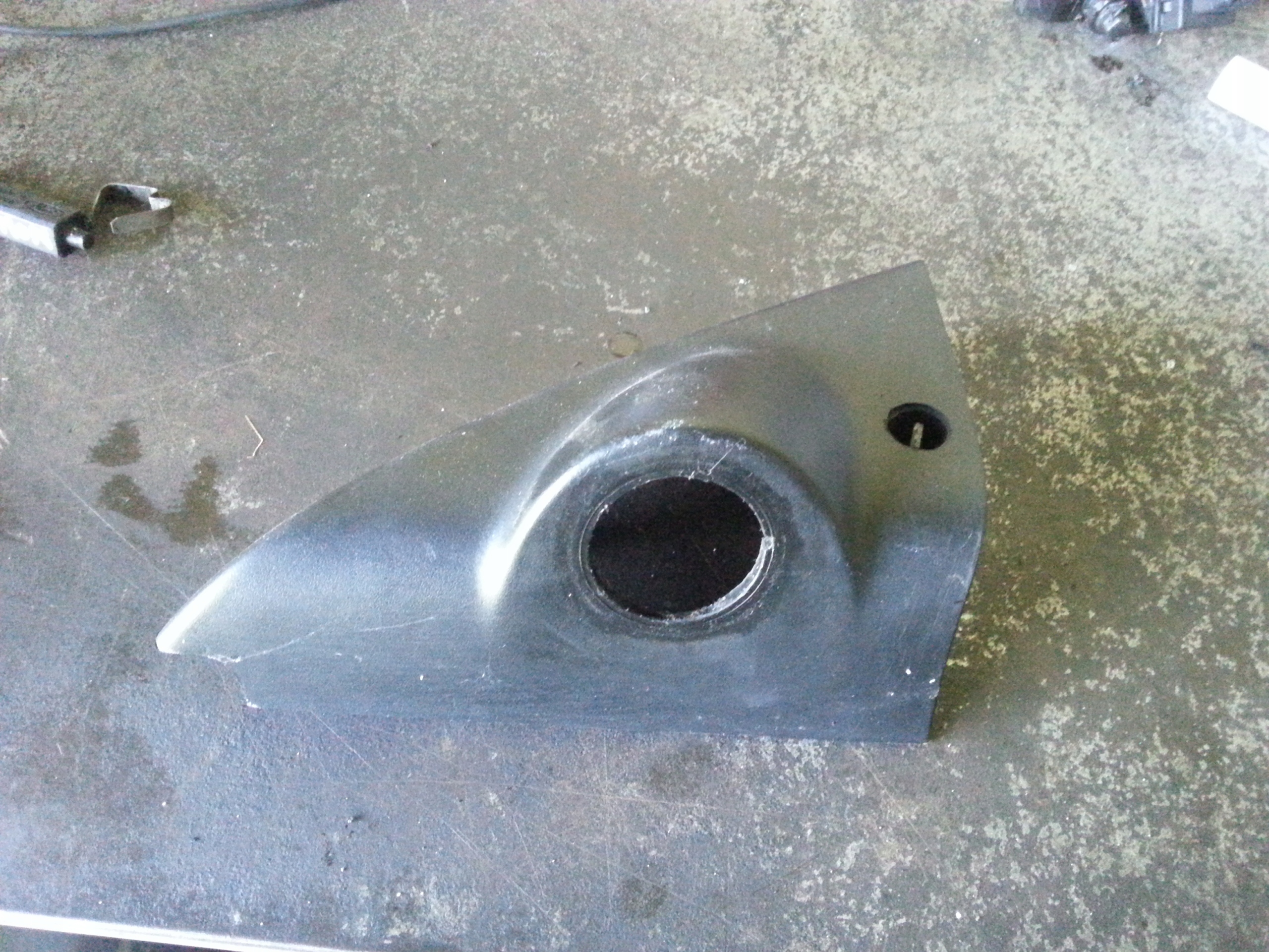 FORD MONDEO MK3 - OSLONA LUSTERKA LEWA