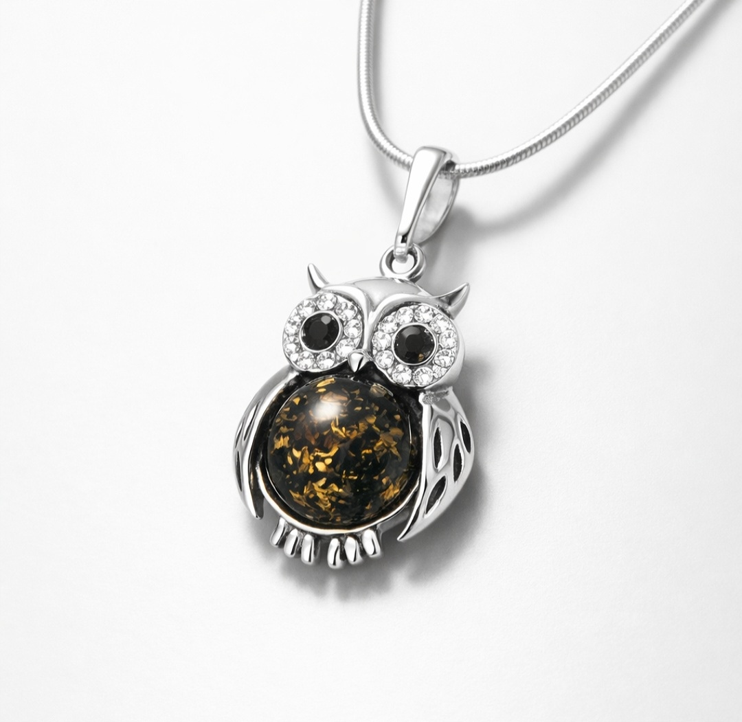 Stříbrný Přívěsek Se Zeleným Jantarem A Zirkon